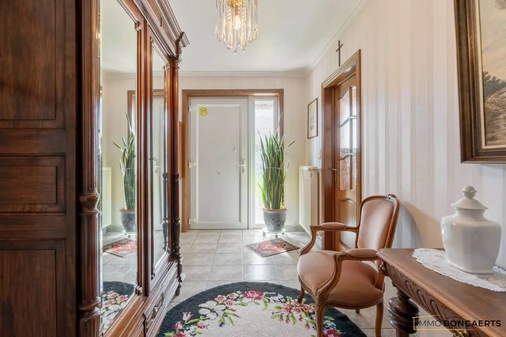 Woning met onderhoudsvriendelijke tuin foto 3