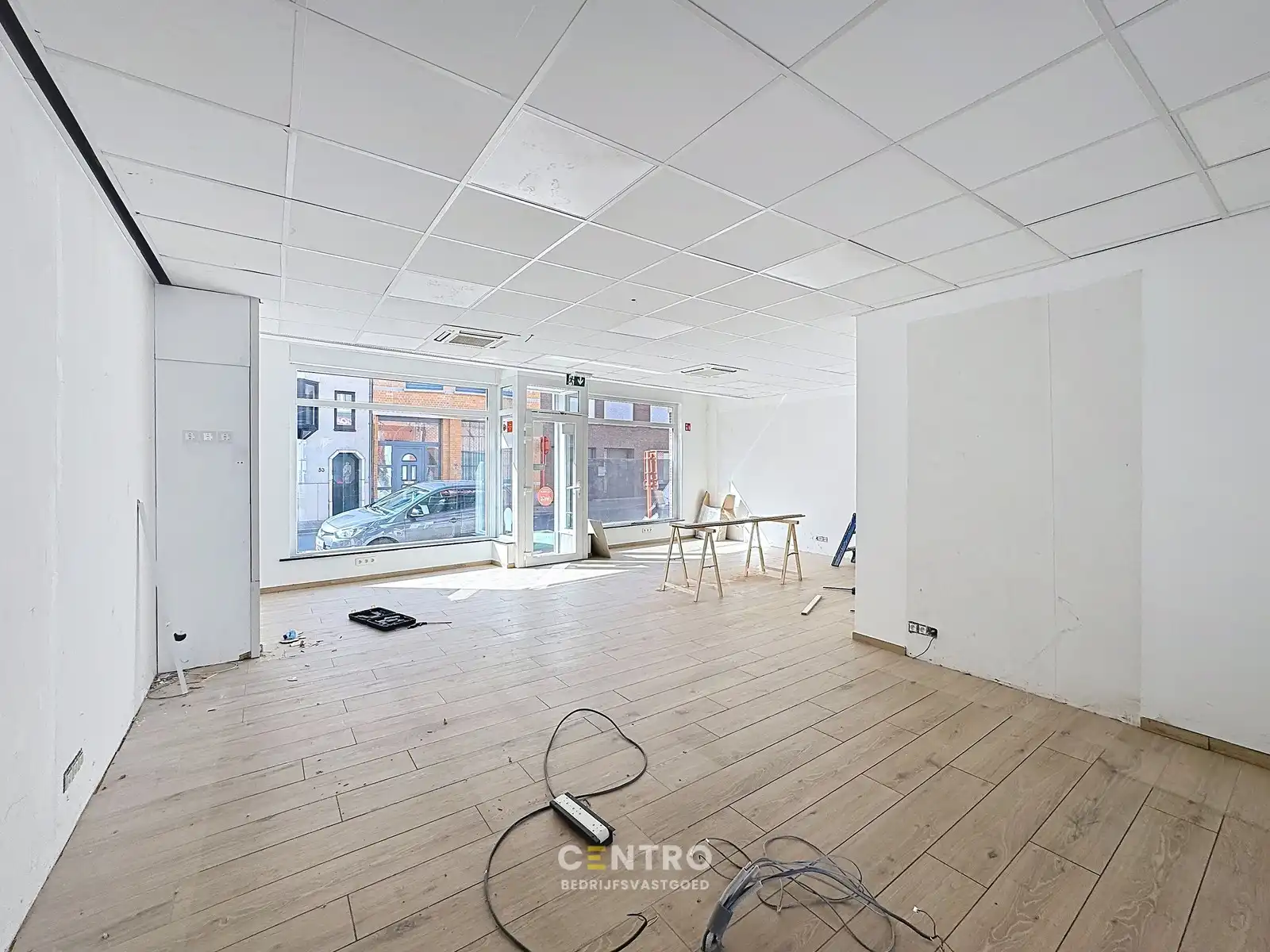 Handelspand op centrale ligging te Ledegem! foto 3