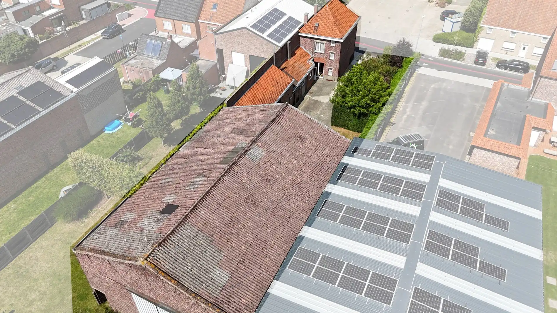 Hoofdfoto van de publicatie: Woning met magazijn van +-300 m² te koop in Bavikhove