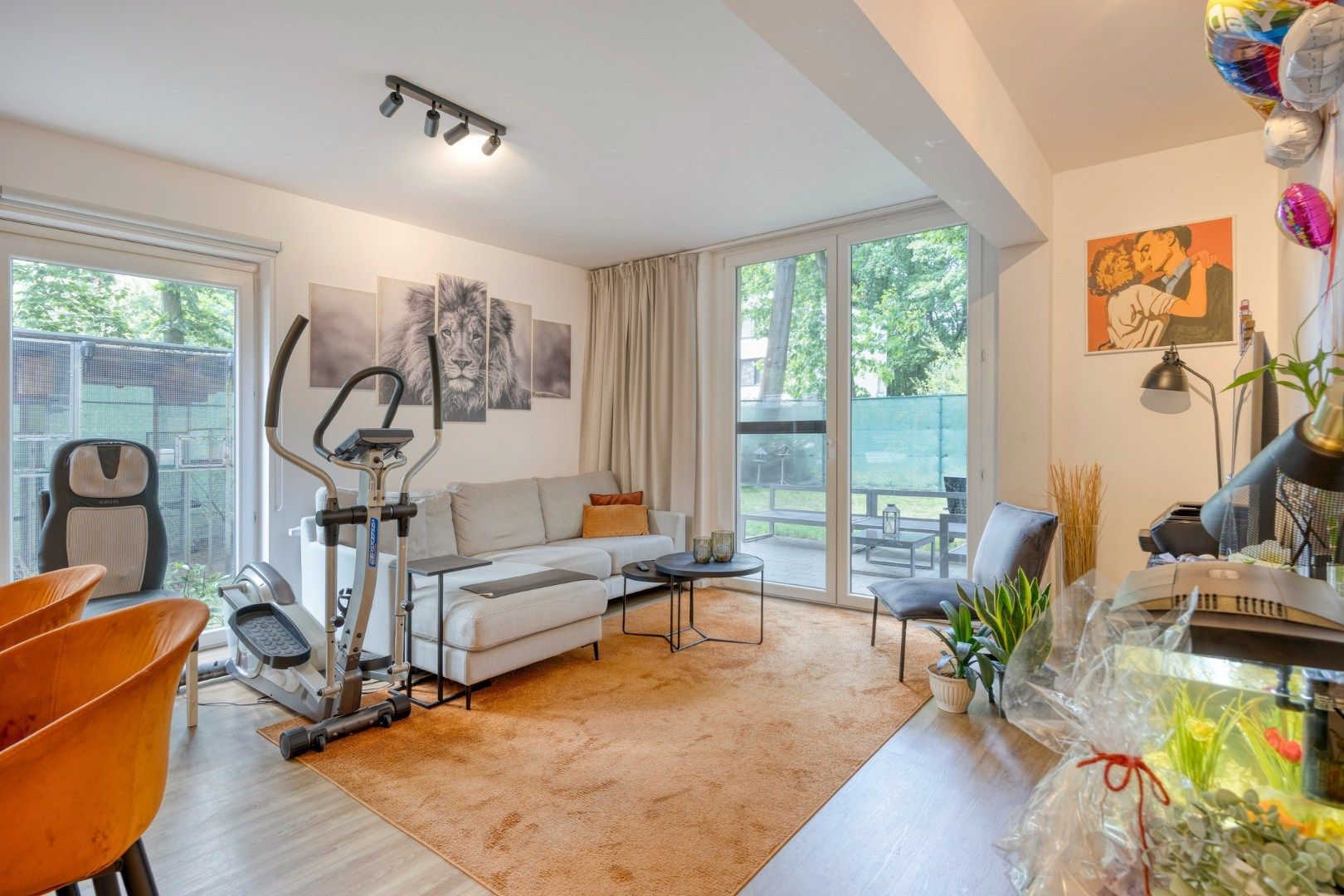 Gelijkvloers appartement met 2 slpks, ruime tuin, autostaanplaats en optionele garage ! foto 4