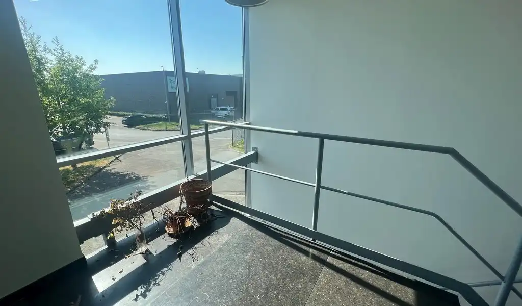 Logistiek bedrijfspand te huur in de haven van Gent foto 25