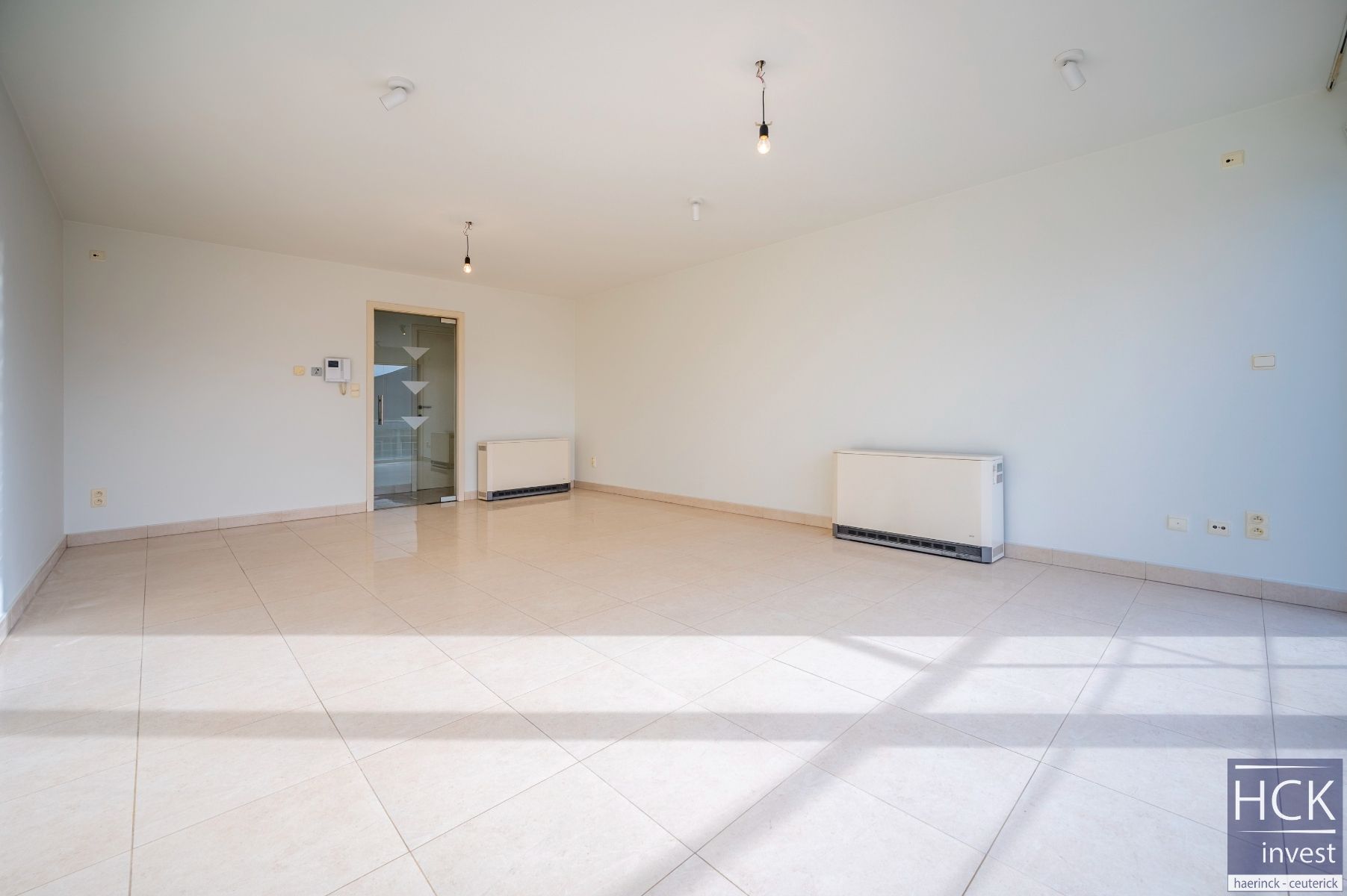 KRUISHOUTEM - Ruim duplex appartement + staanplaats op topligging! foto 6