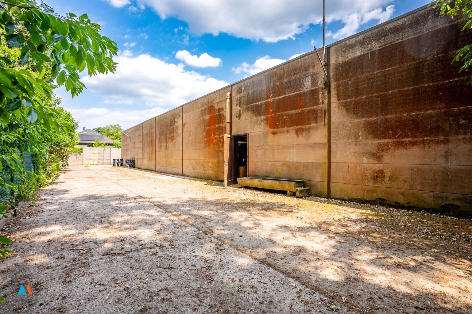 Garagebedrijf met woonst foto 21