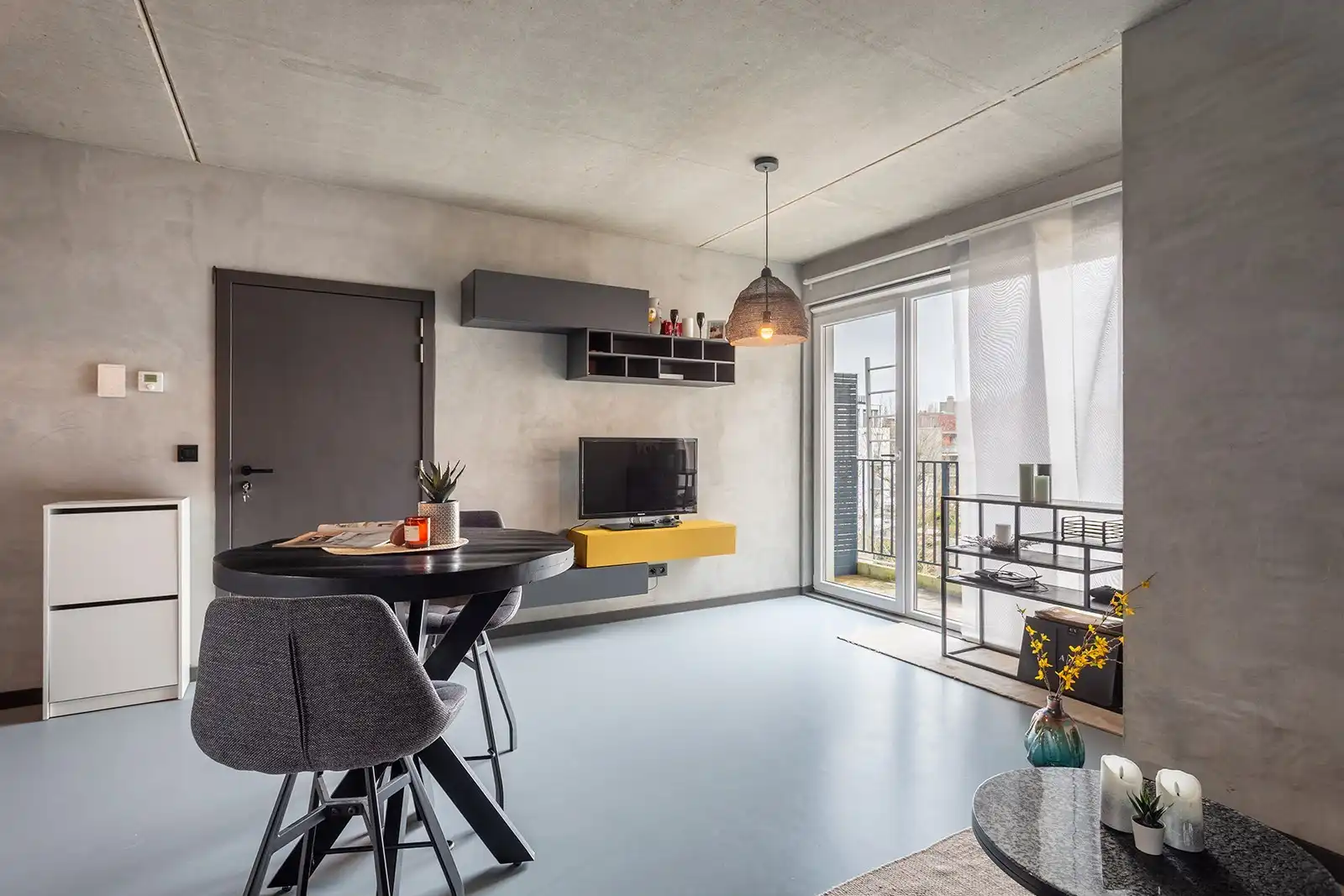 Energiezuinig appartement met industriële look nabij Markgravelei foto 2
