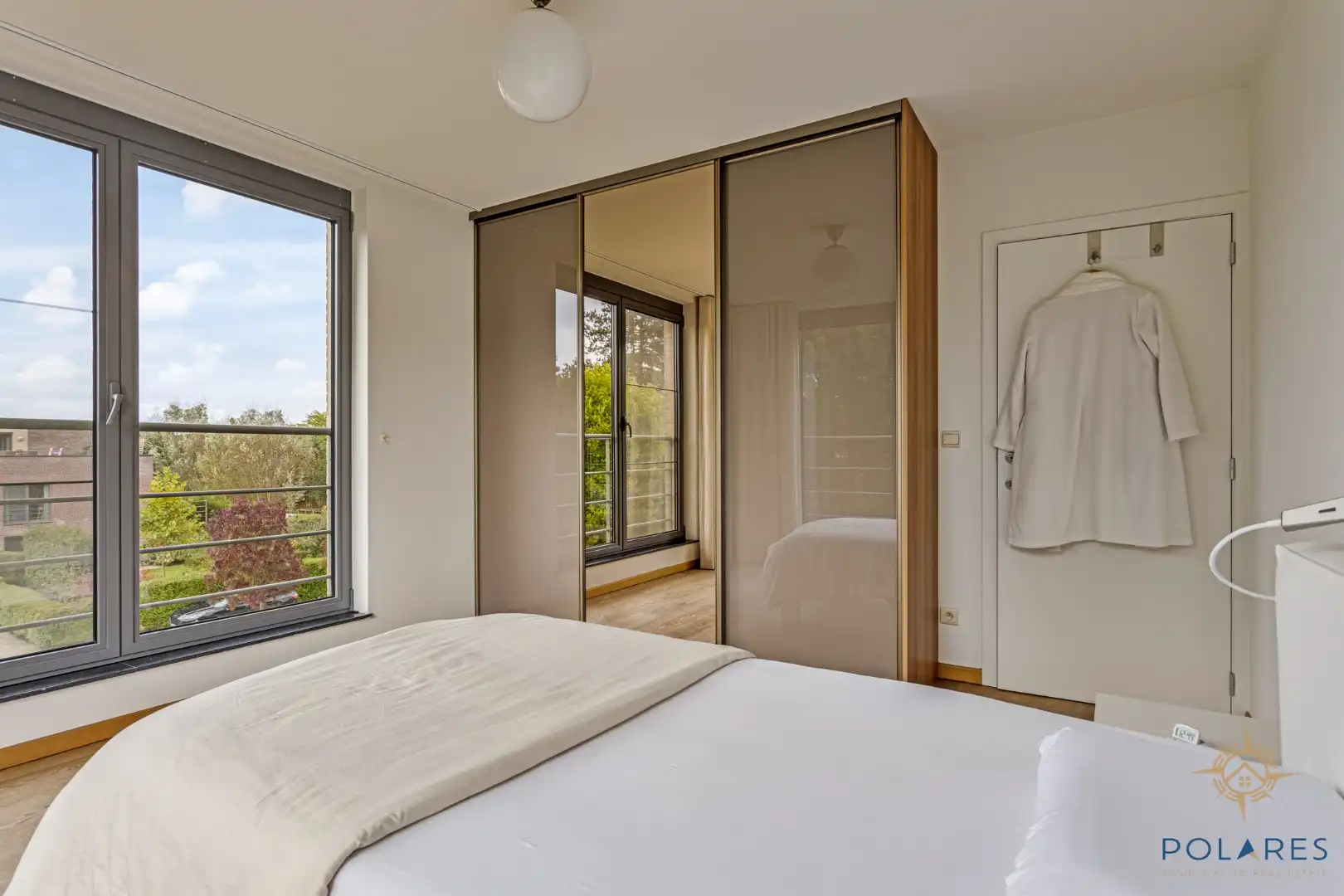 Exclusieve penthouse met groot dakterras en parkeerplaats!  foto 16