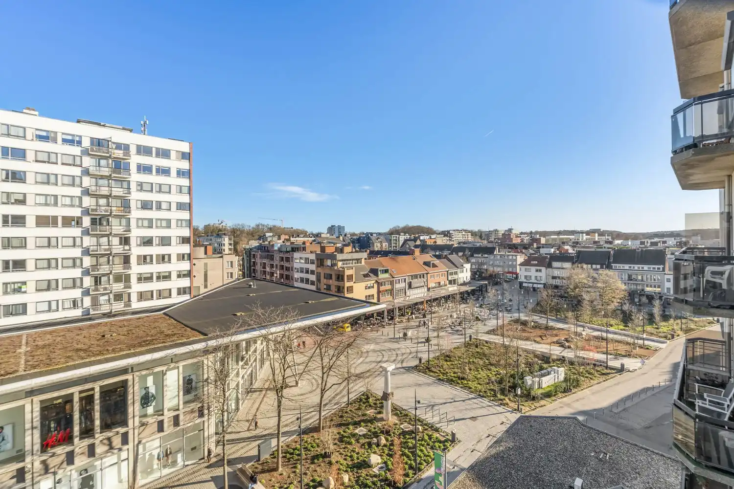 Lichtrijk appartement van 90 m² te huur in hartje Genk foto 2
