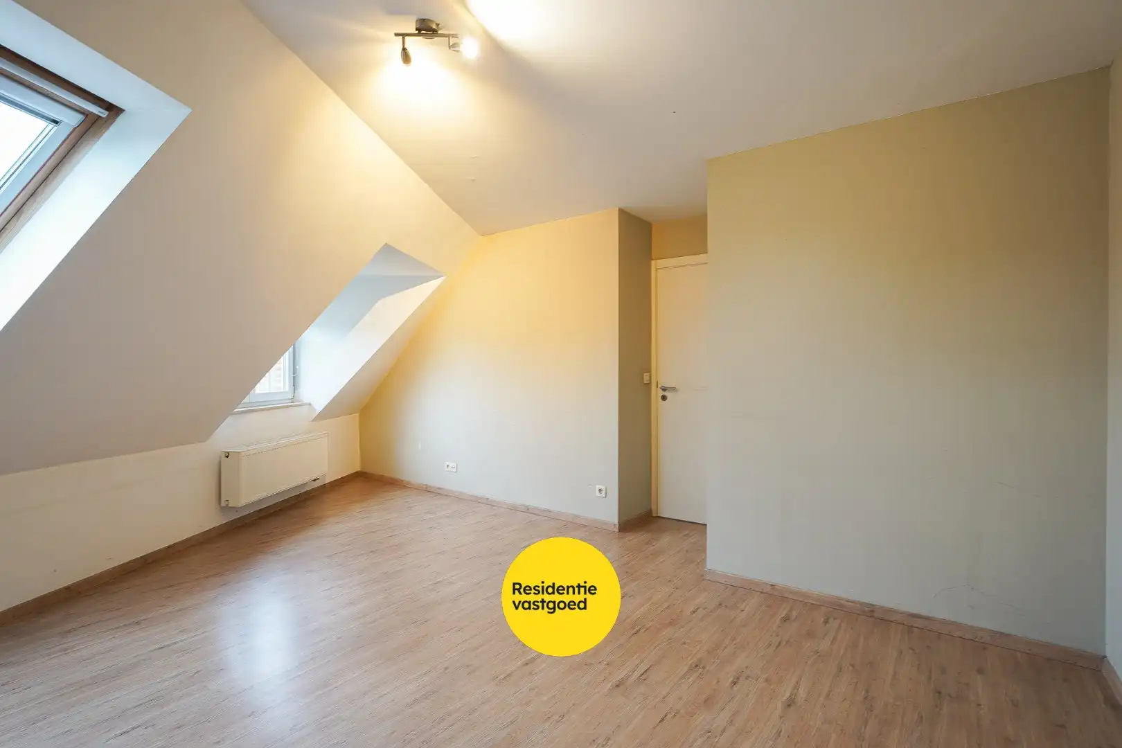 Instapklare duplex (130 m²) in het hart van Eernegem foto 10