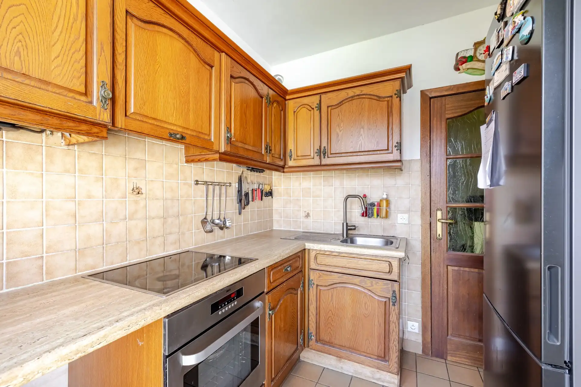 Ruime gezinswoning (225 m²) met 6 slaapkamers, garage en zonnige tuin in Oostende  foto 6
