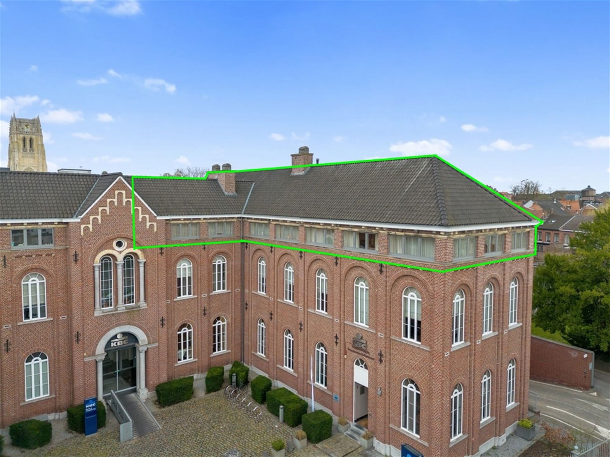 LUXUEUS APPARTEMENT VAN 365M² MET AFWERKING VAN HOOGSTE KWALITEIT IN TONGEREN foto 2