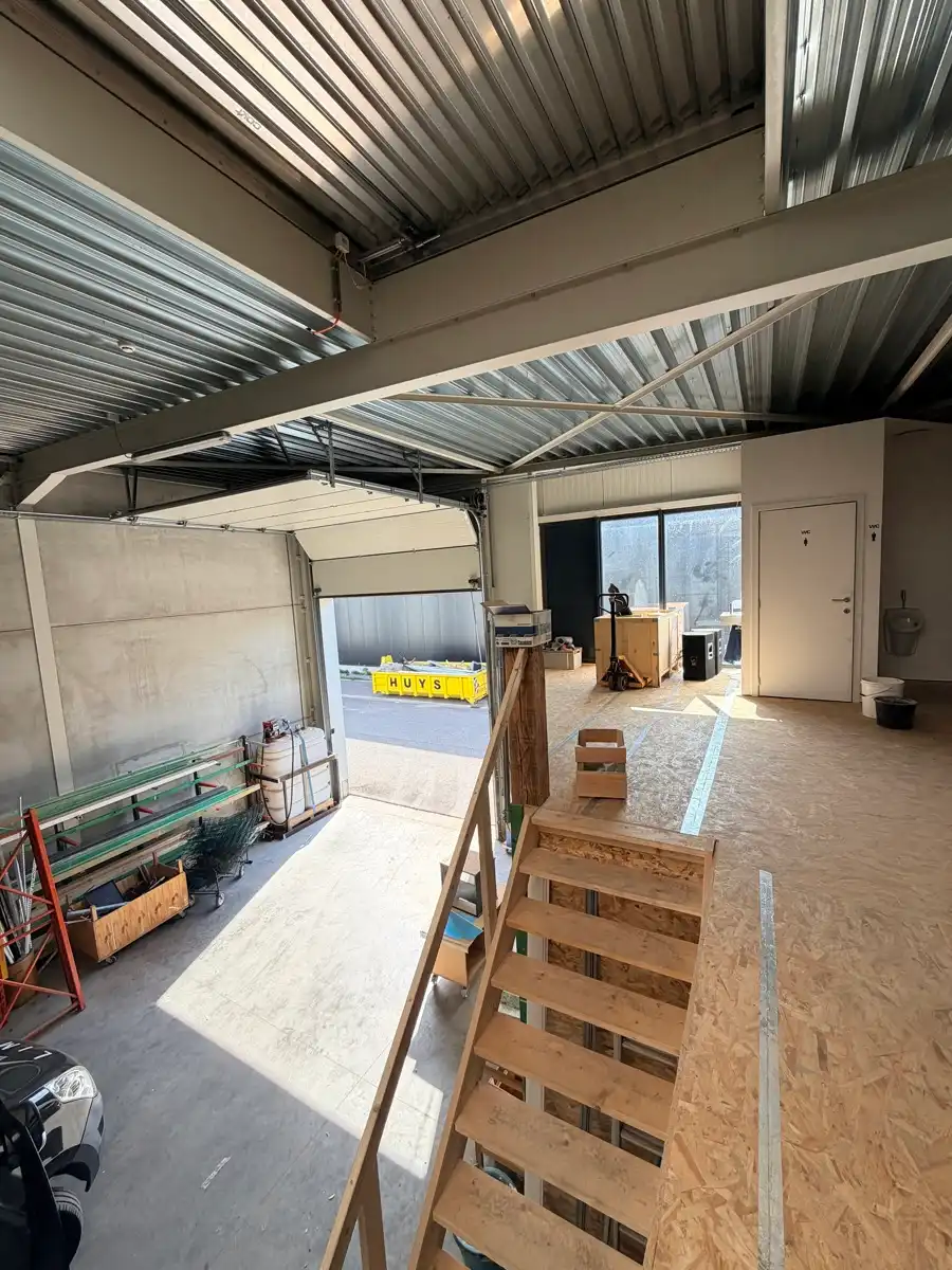KMO Unit van 375m²+2pp foto 8