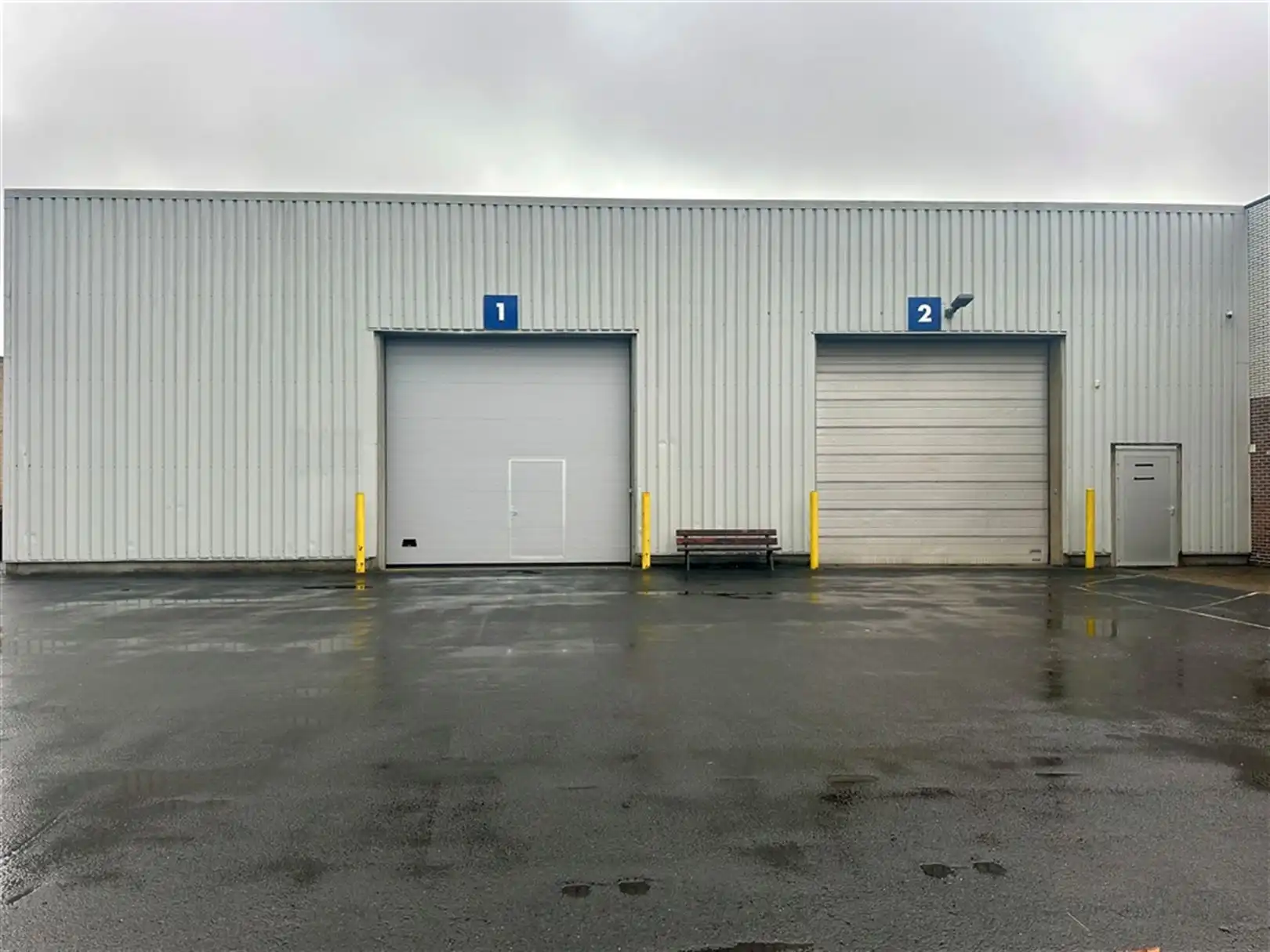 Magazijnen te huur op toplocatie in Kuurne foto 3