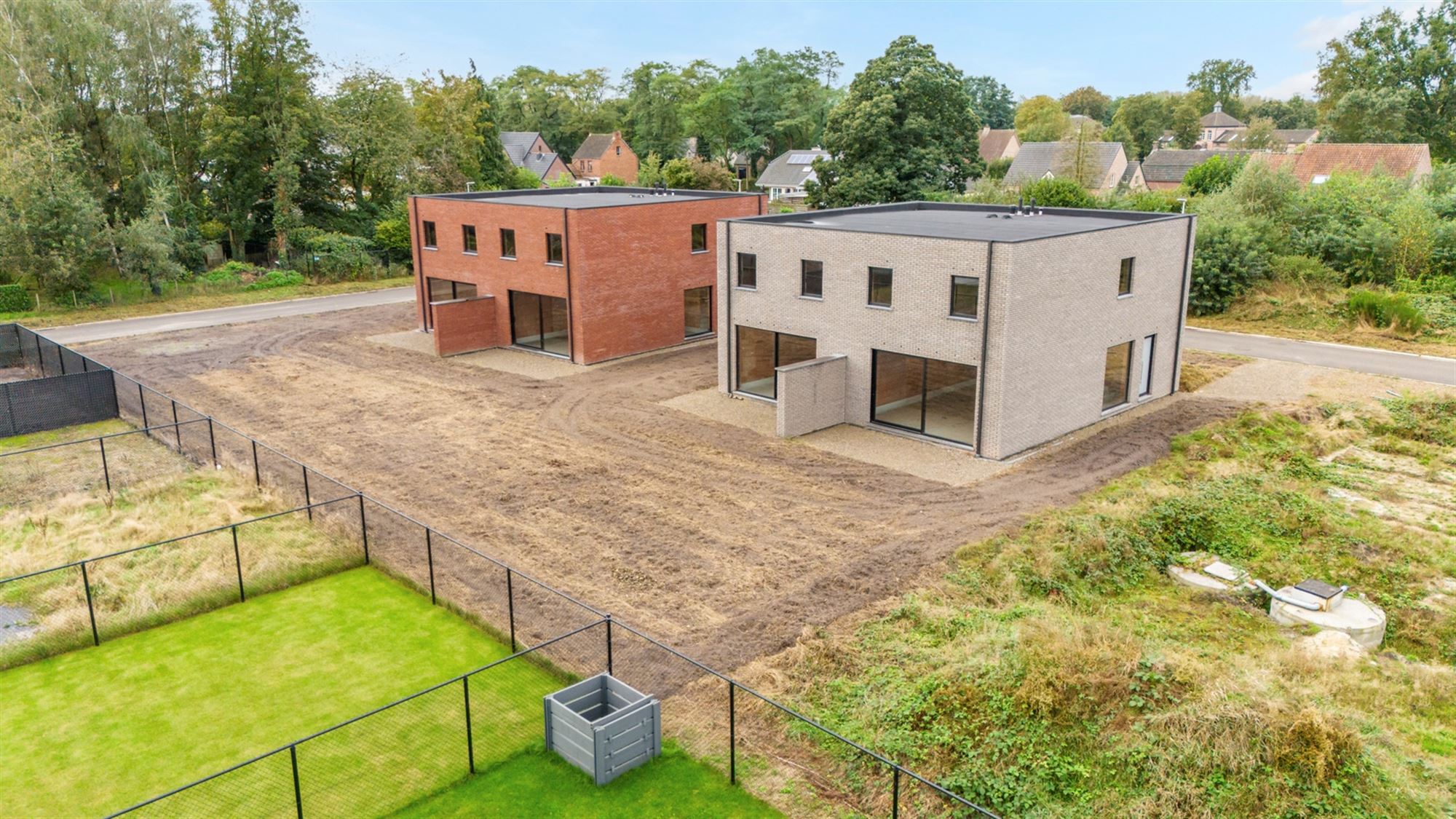 MODERNE NIEUWBOUWWONING MET 3 SLAAPKAMERS OP RUSTIGE DOCH CENTRALE LIGGING TE PEER foto 3