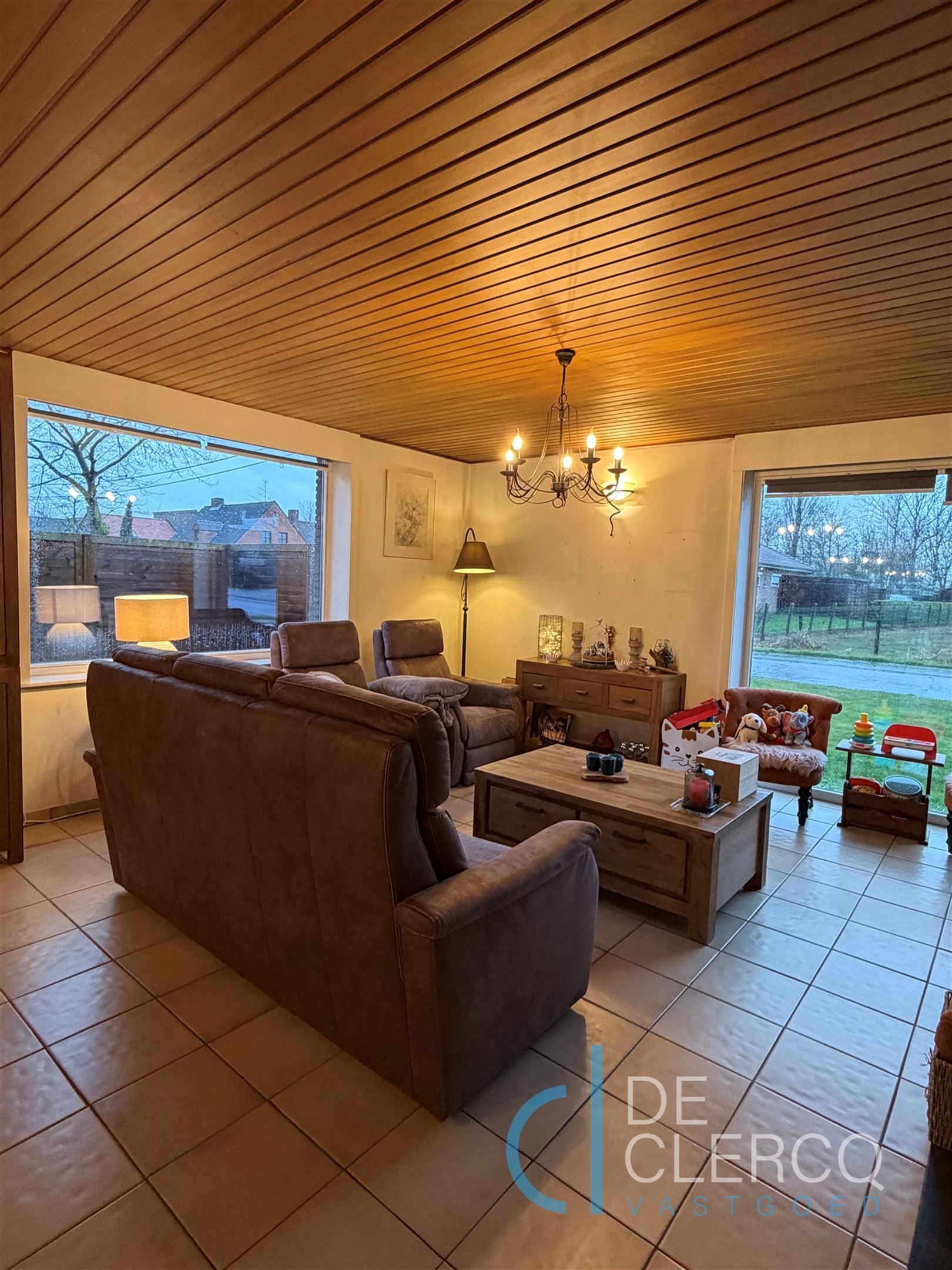  Goed onderhouden, ruime bungalow te huur in Lochristi! foto 2