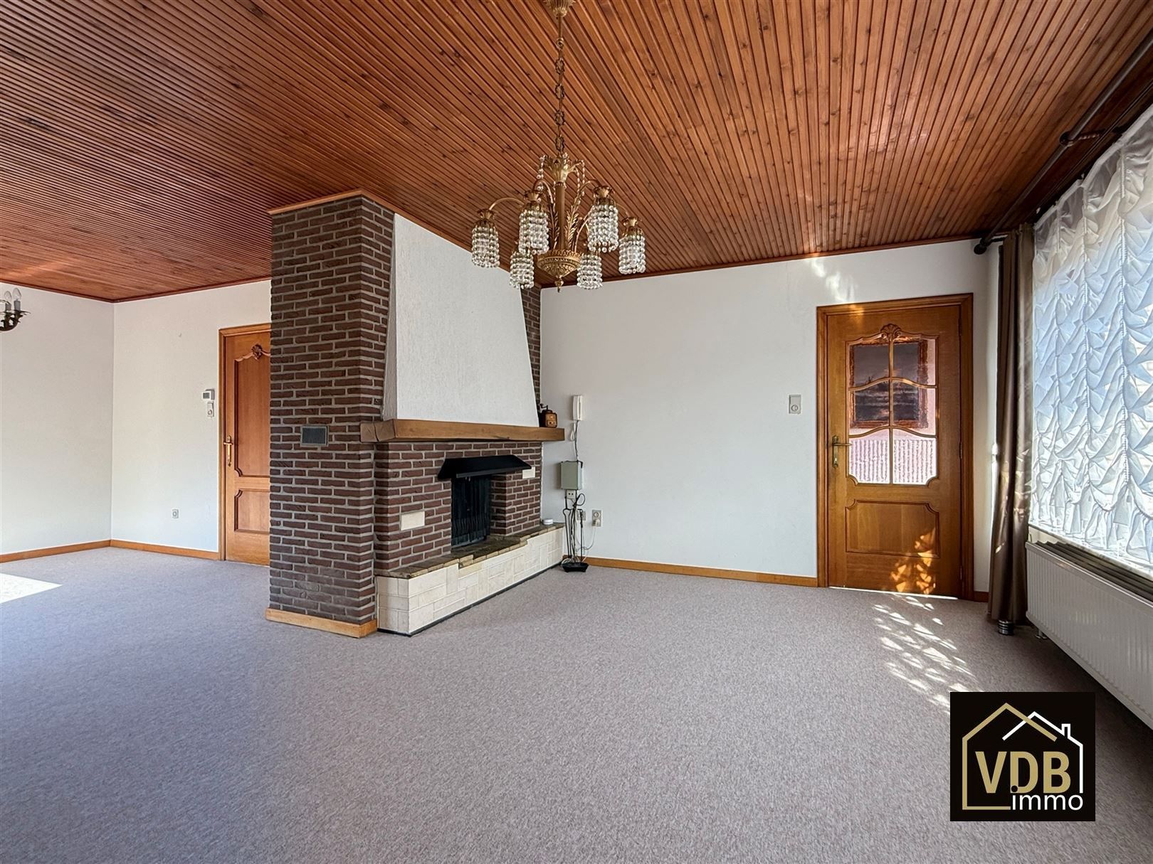 BUNGALOW -  WONING MET 3 SLAAPKAMERS EN 2 GARAGES foto 16