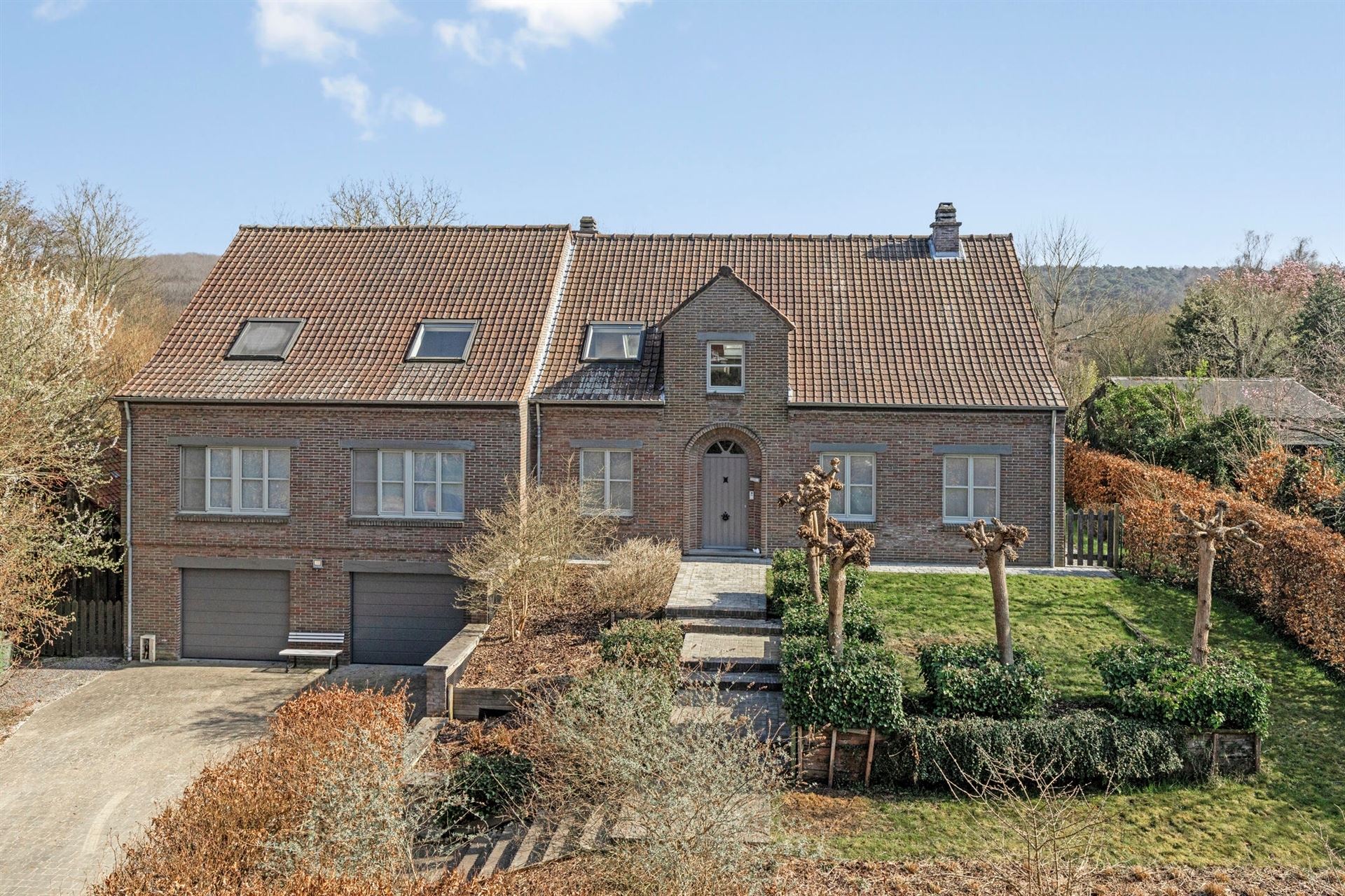 Charmante en ruime villa op rustige locatie foto 2