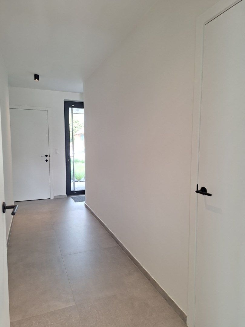 Moderne energiezuinige woning - INSTAPKLAAR met drie slaapkamers foto 2