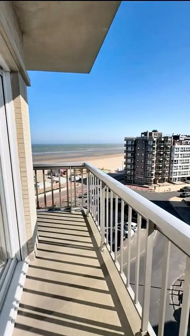 Stijlvol vernieuwd hoekappartement inclusief parking met fenomenaal zeezicht foto 2