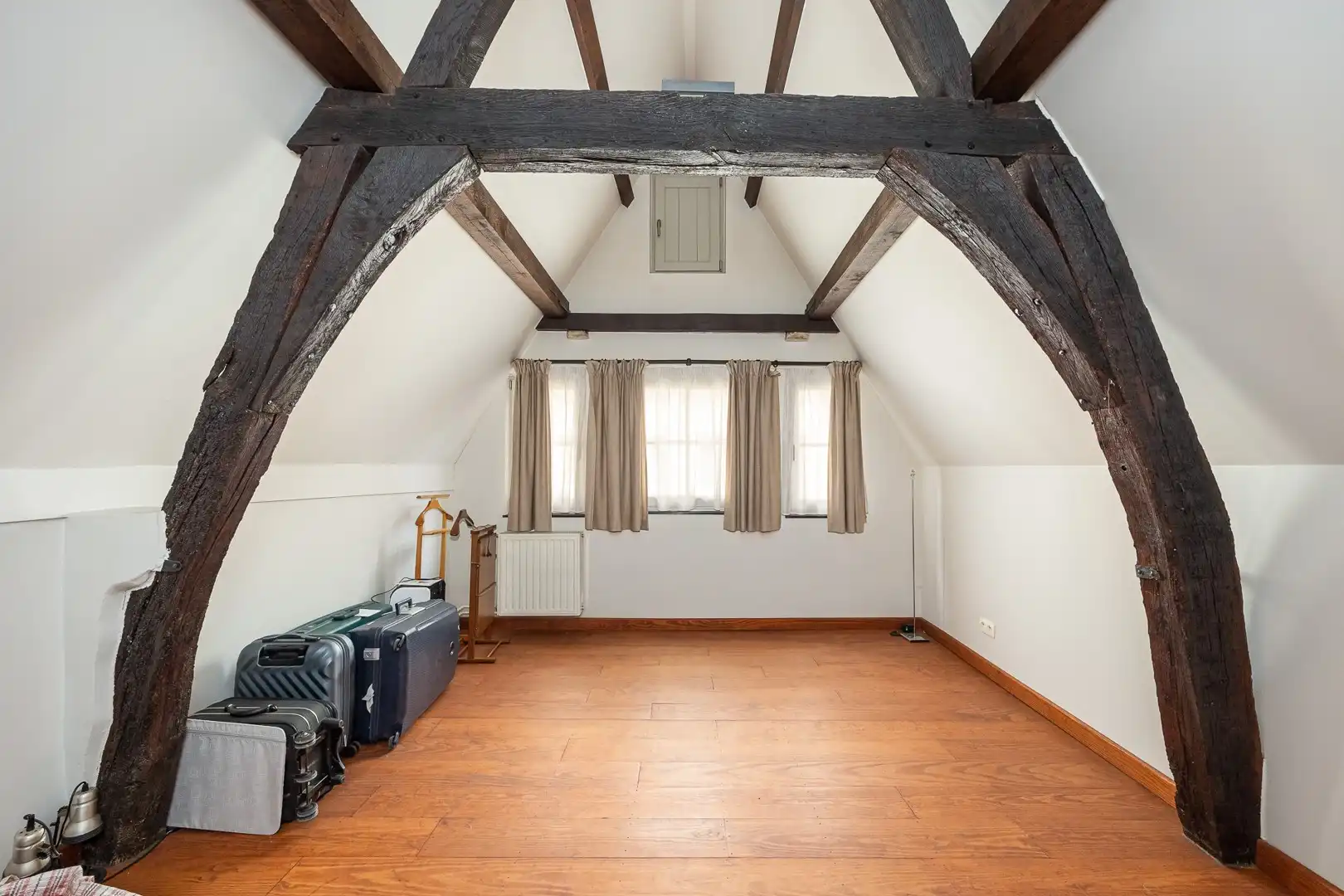 TRAPGEVELWONING MET TUIN foto 22