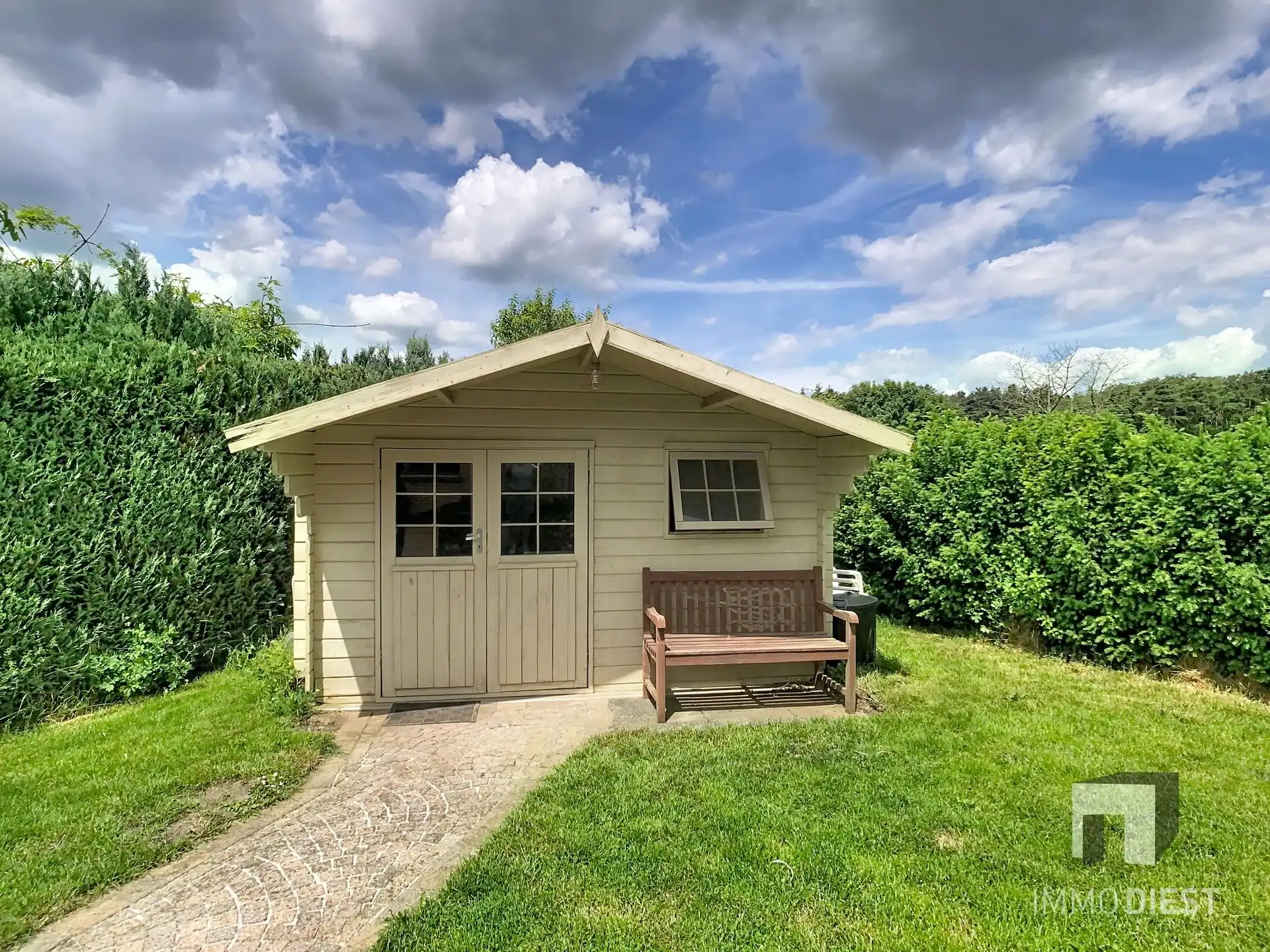 Gelijkvloerse instapklare woning met grote tuin op ca. 39a foto 6
