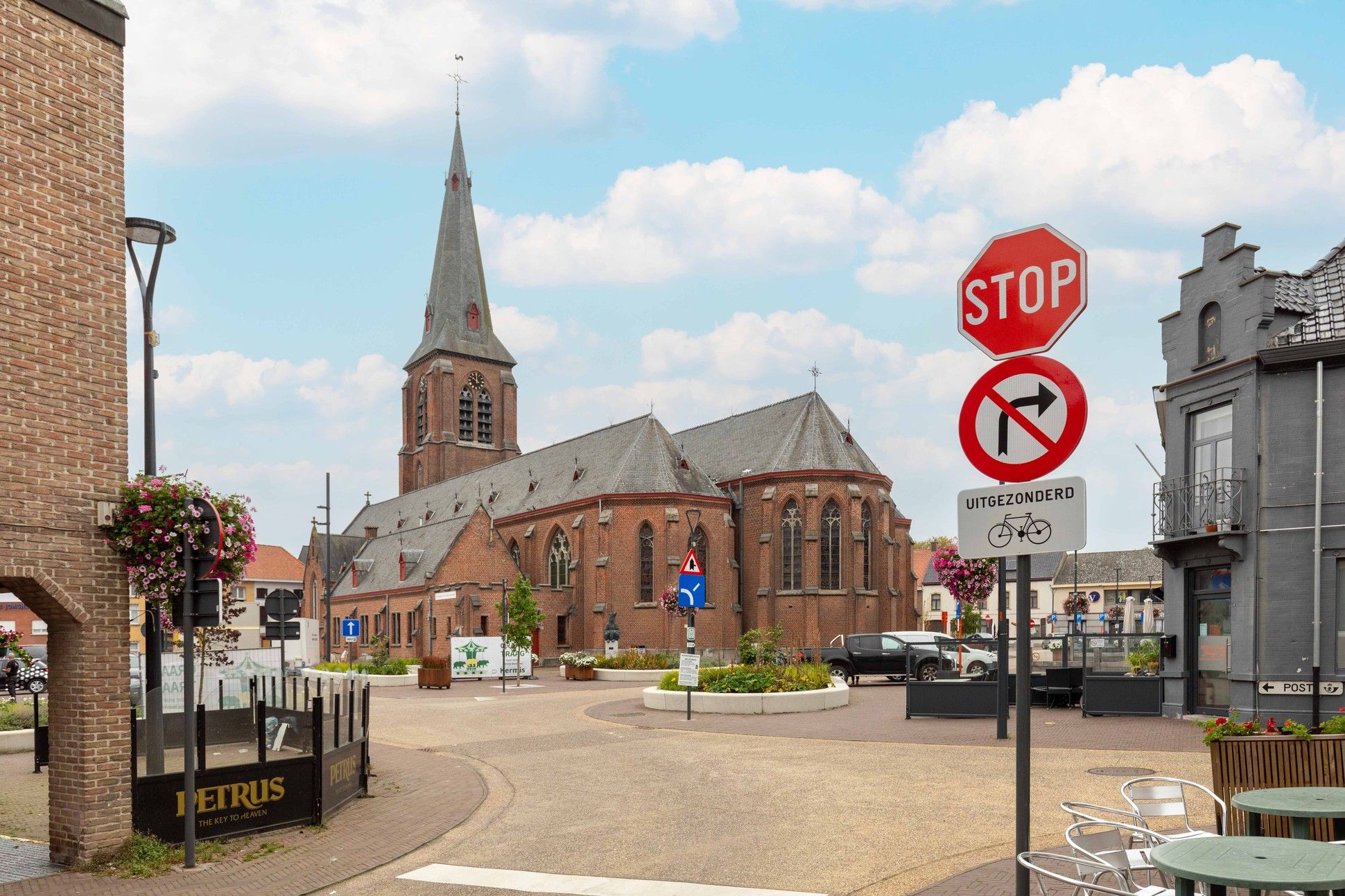 Woning met kantoor/winkel en magazijn/loods te koop in het centrum van Meulebeke. foto 8