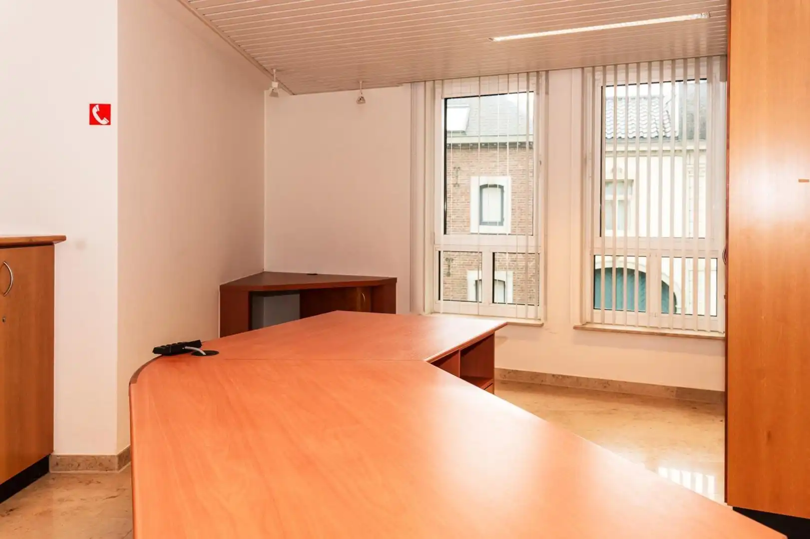 Kantoorruimte:Winkelruimte te huur in Voeren – 184 m² met parkeergelegenheid foto 12