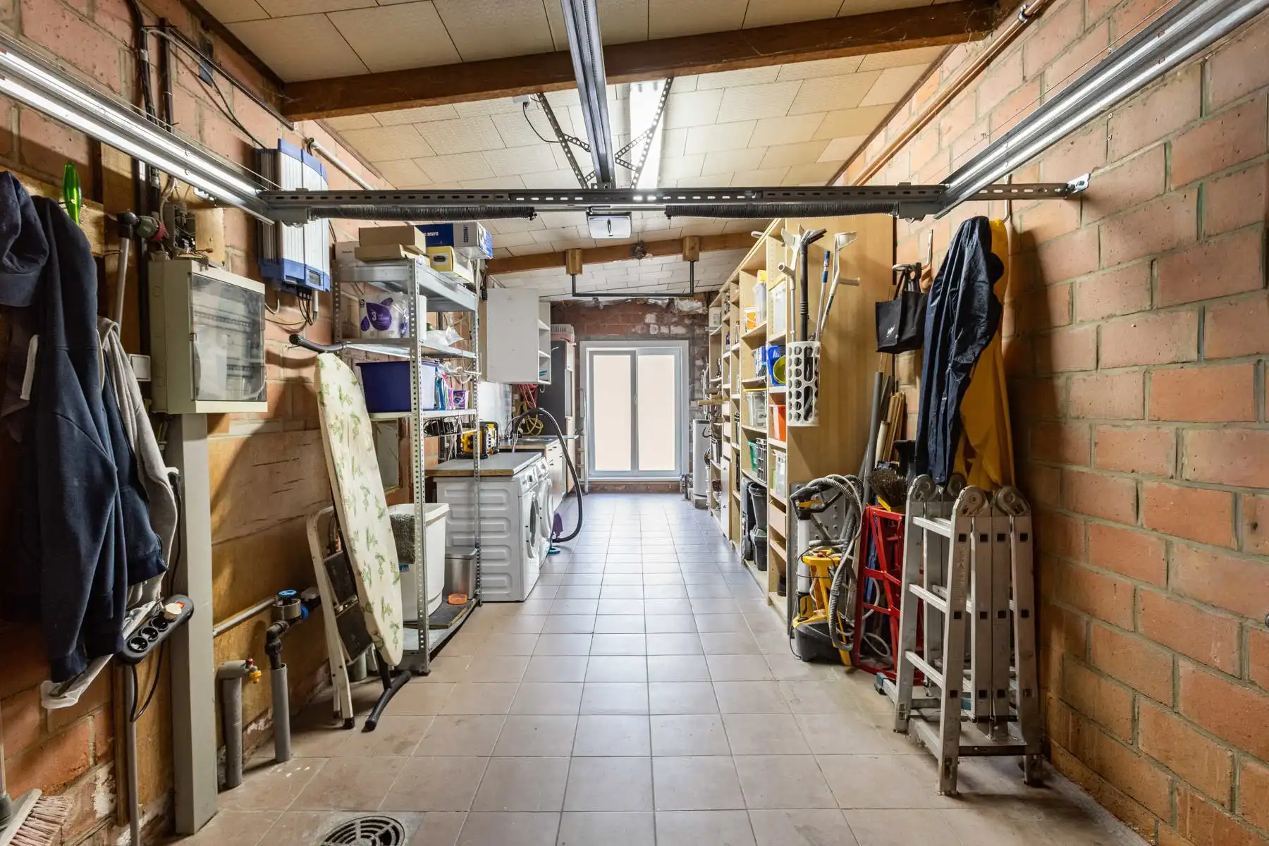 Instapklare woning met 3 slaapkamers en zwembad! foto 27
