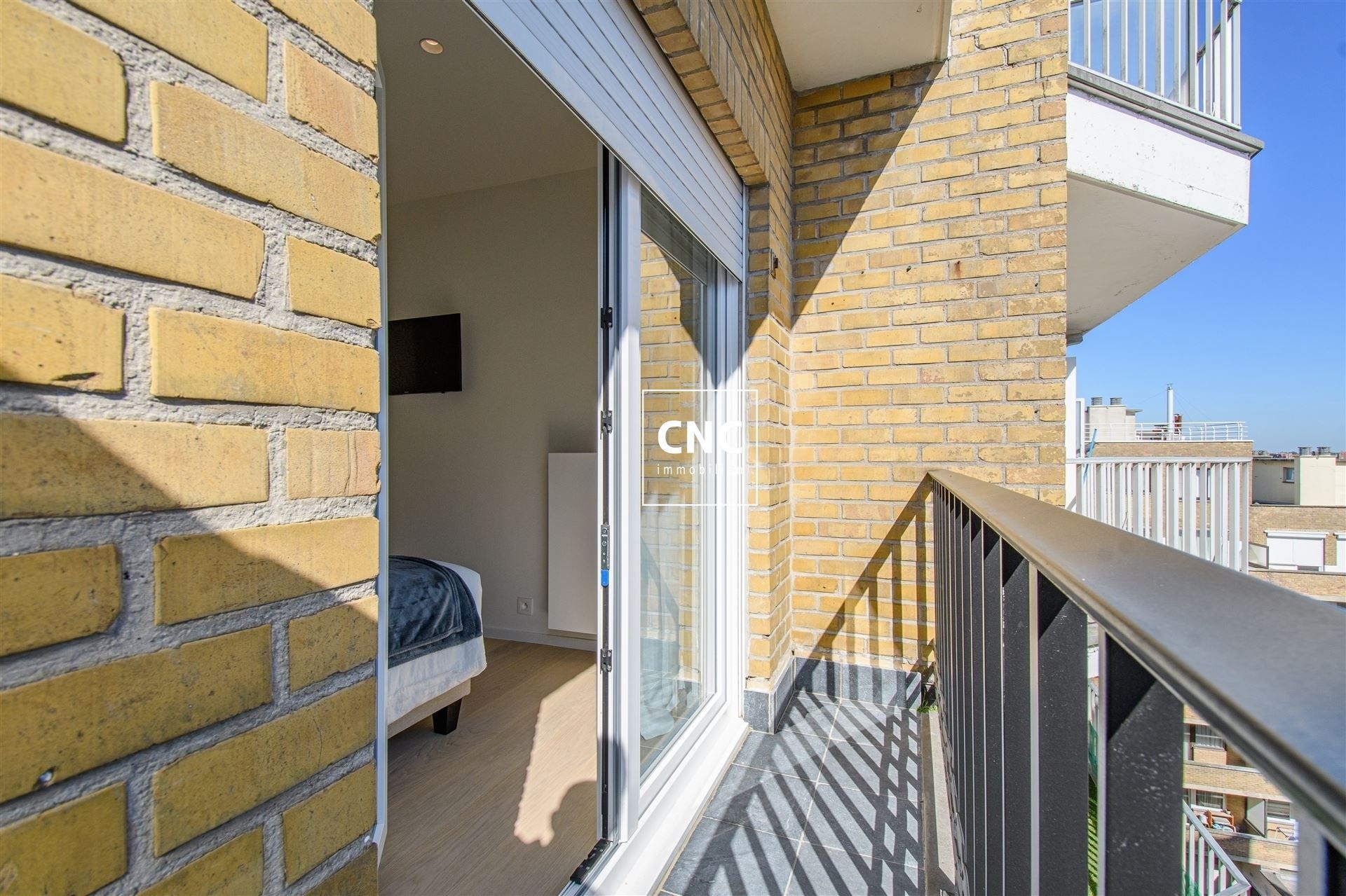 Luxueus en modern gerenoveerd appartement met wijds frontaal zeezicht aan het Albertstrand! Parking mogelijk in nabije omgeving. foto 14