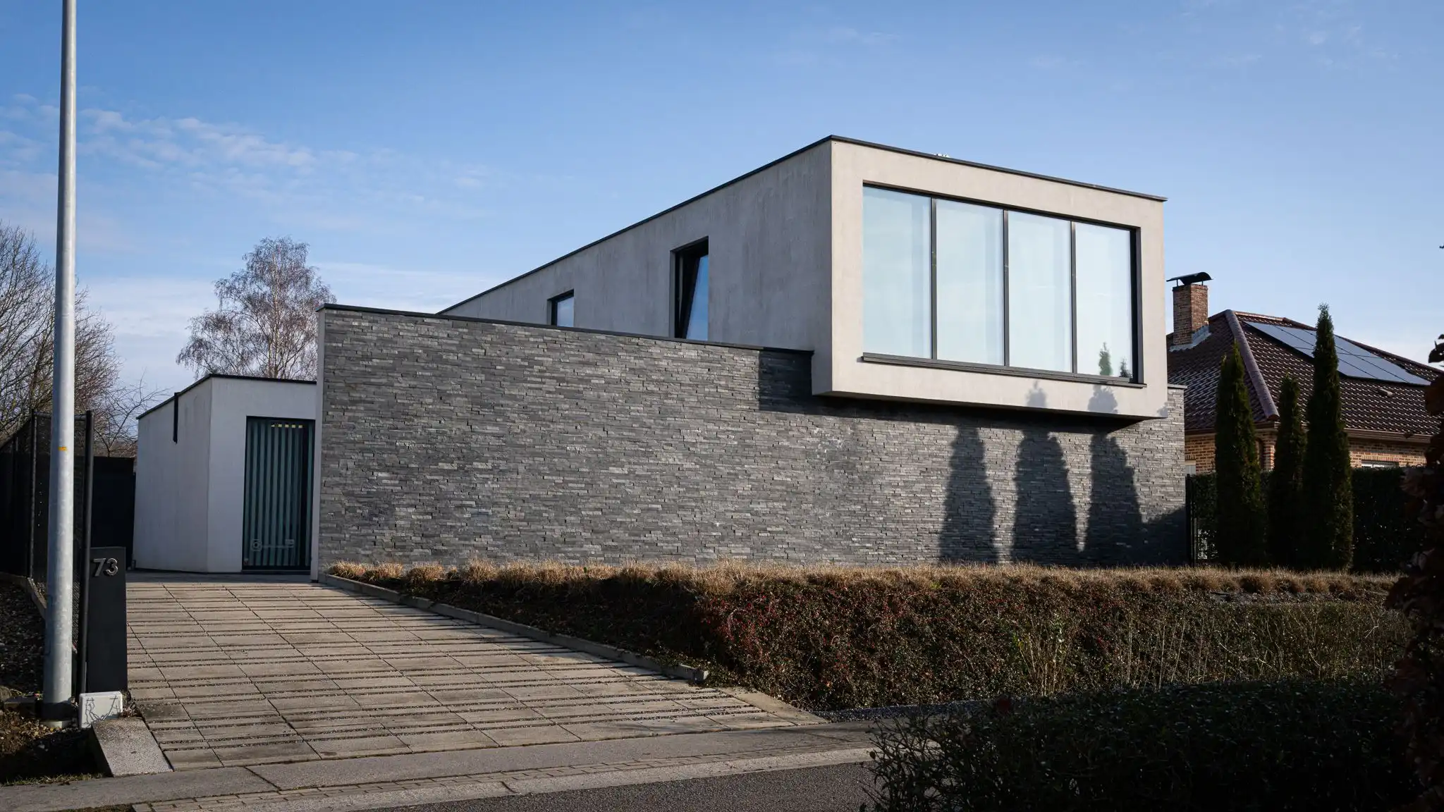 Moderne, stijlvolle villa met private praktijkruimte foto {{pictureIndex}}