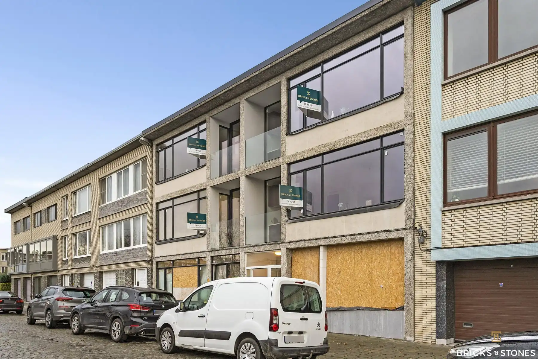 Ruim gerenoveerd 2-slaapkamer appartement met prachtig zicht foto 11