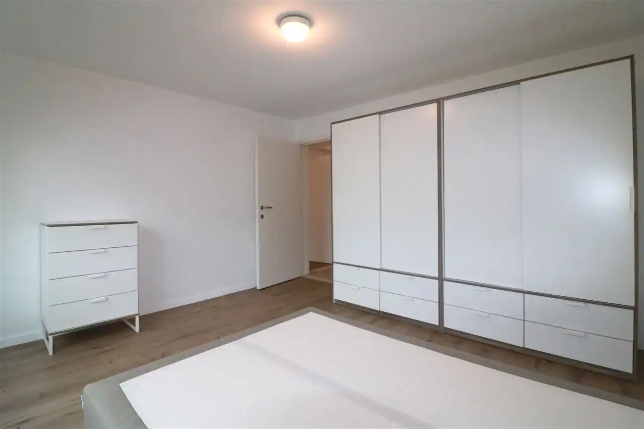 Appartement met 2 slpk, terras, tuin en autostaanplaats foto 15