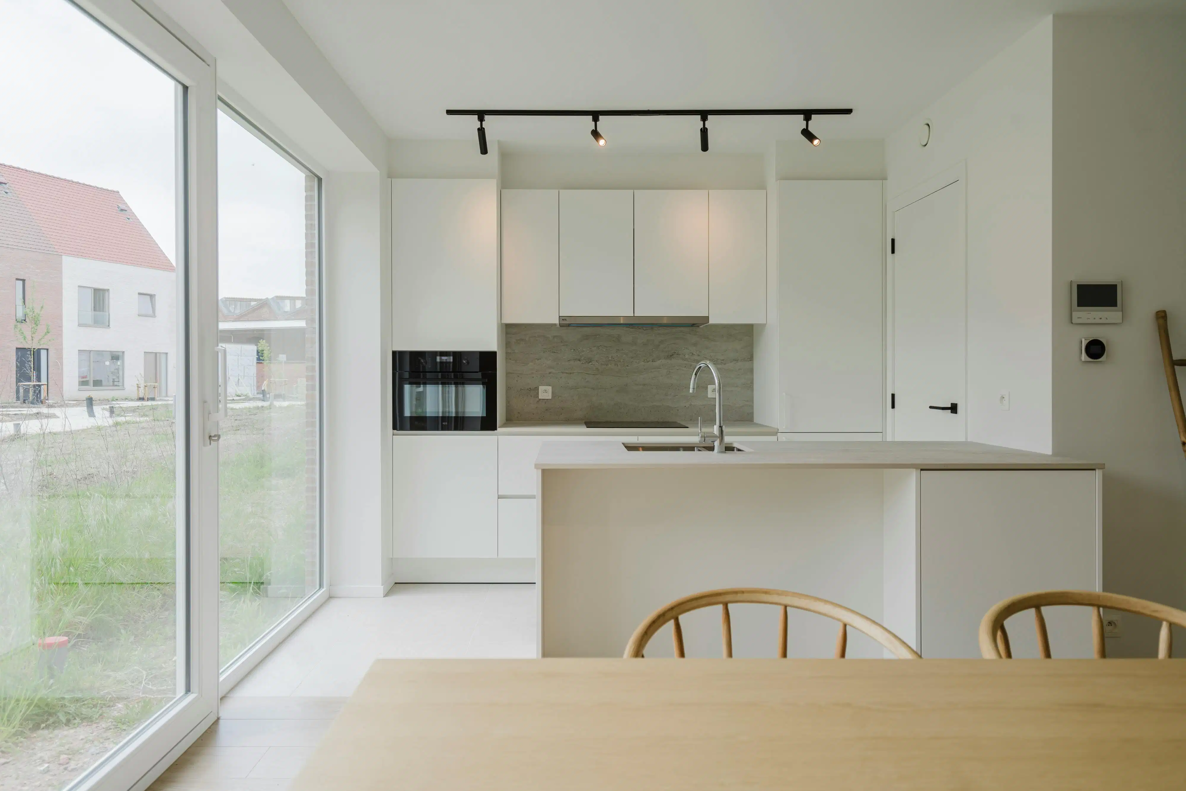 Nieuwbouwwoning met 3 slaapkamers te koop in Sluis 9 foto {{pictureIndex}}