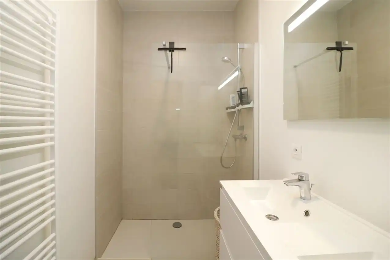 Gelijkvloers app., twee slpk, zonnig terras in centrum foto 20