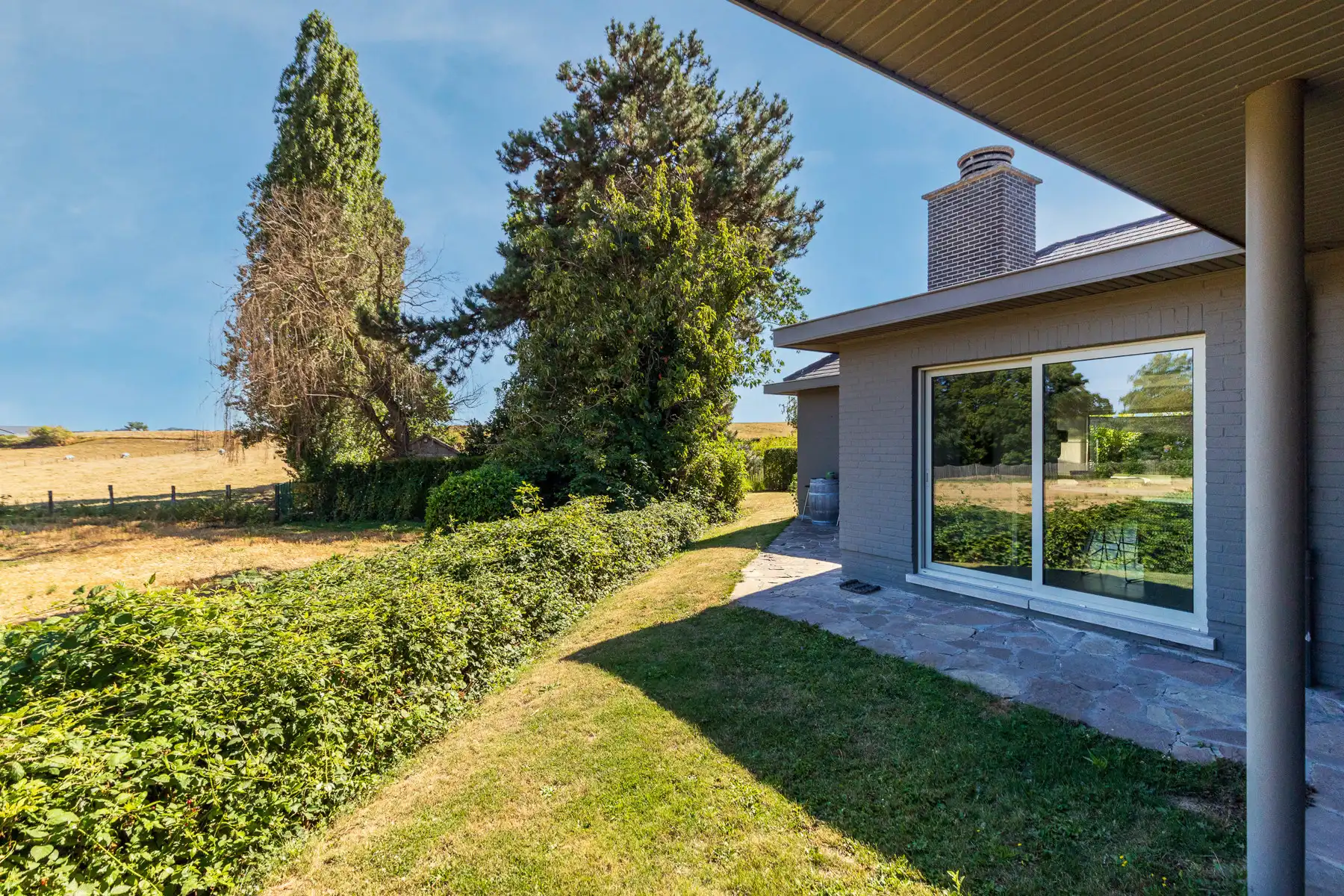 Ruime laagbouwvilla in residentiële villawijk foto 30