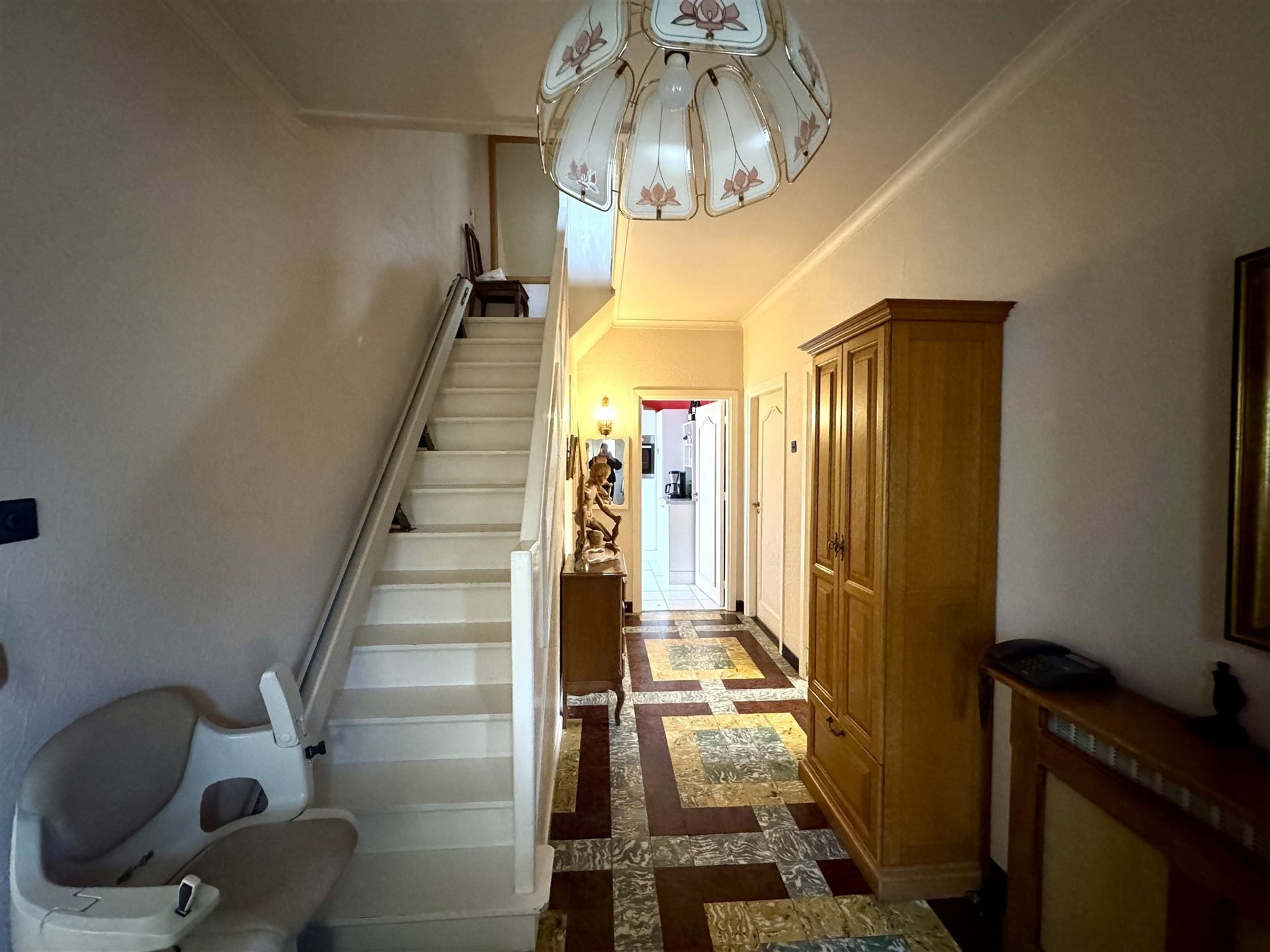 Halfopen bebouwing met 4 slaapkamers te koop foto 3