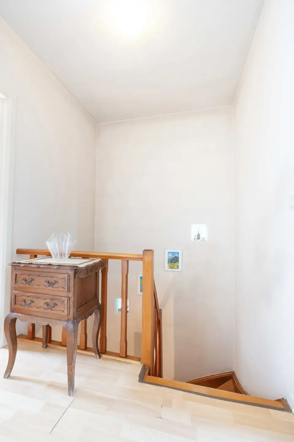Rustig gelegen huis met drie gevels, tuin en garage foto 16