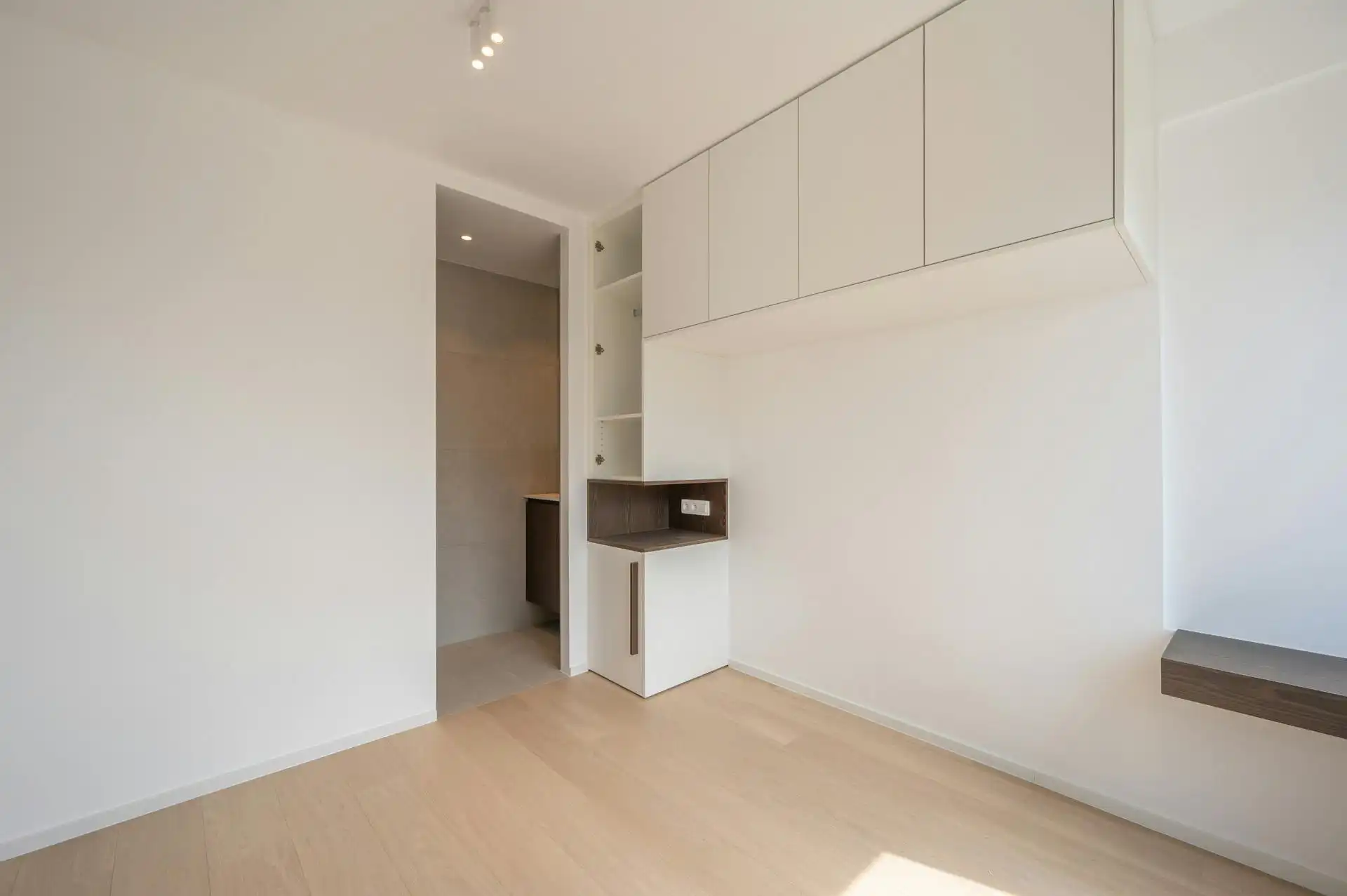 Gerenoveerd appartement met zeezicht te koop in Knokke-Heist foto 14