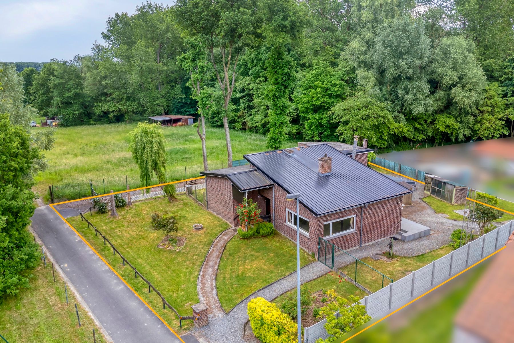 Uniek gelegen bungalow-villa - 4 slpk, tuin en garage (52m²) foto 3