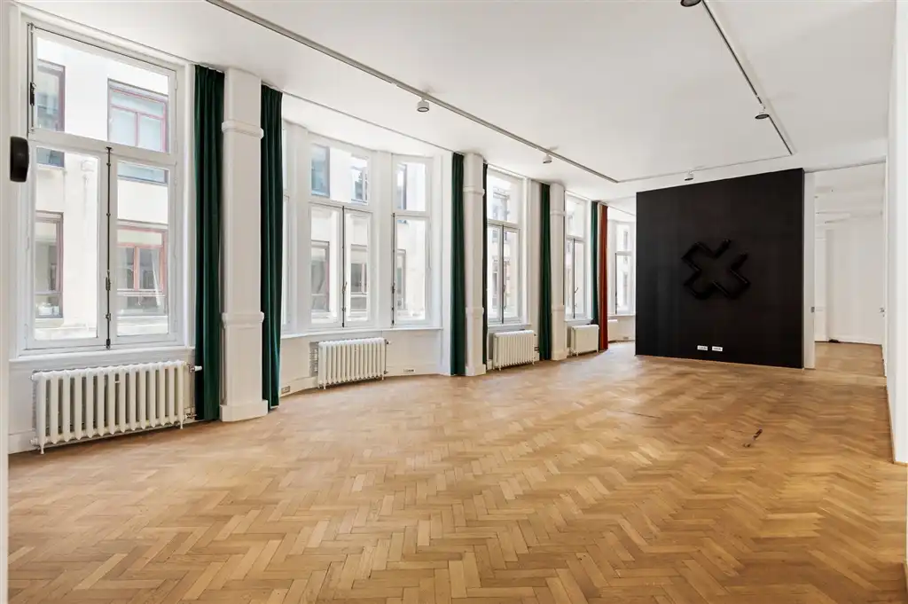 Karaktervolle kantoorruimte te koop foto 2