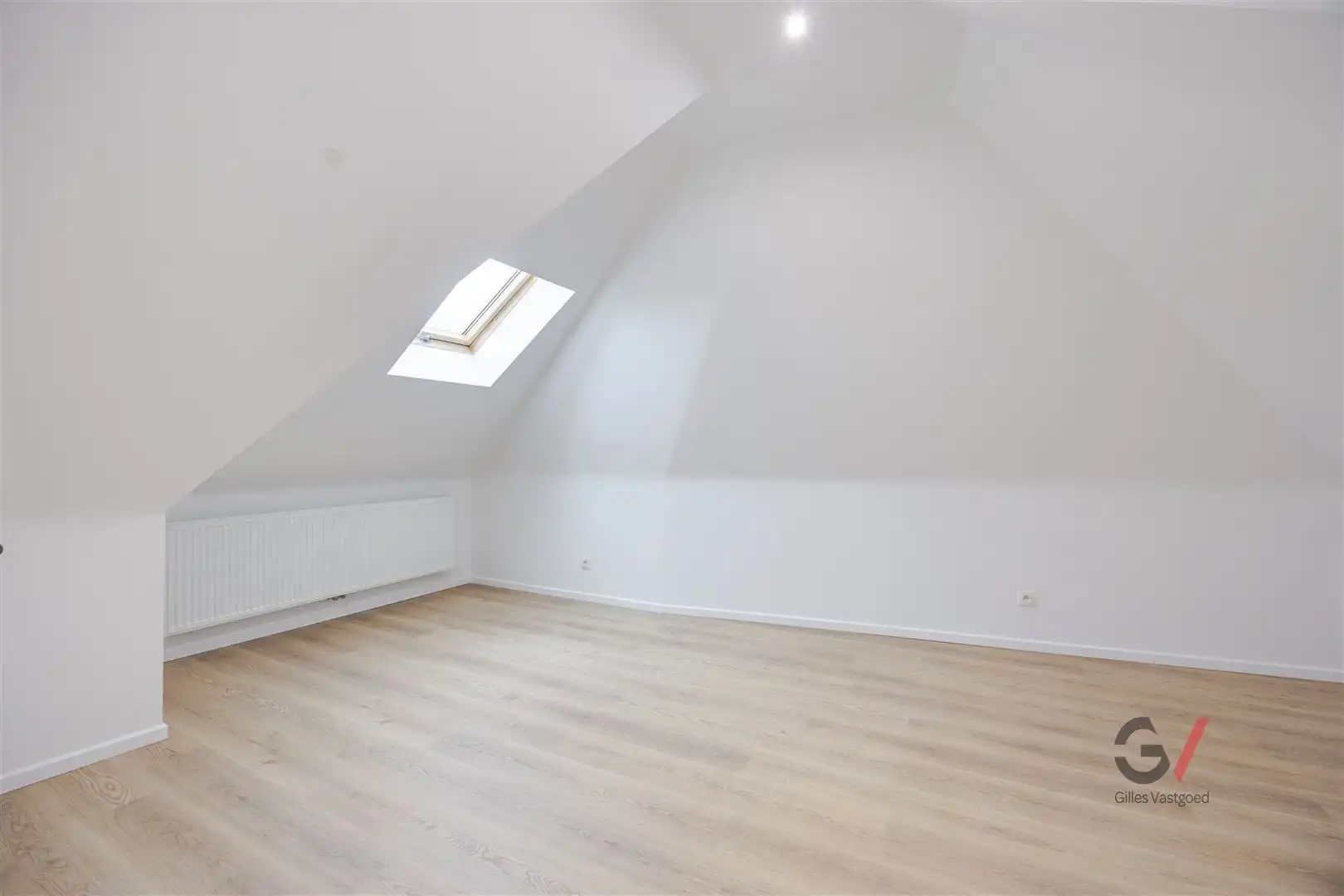 Gerenoveerde woning foto 27
