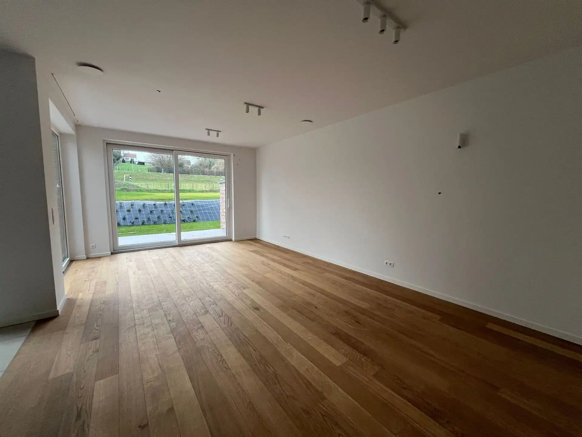 Prachtige nieuwbouw op rustige locatie foto 8