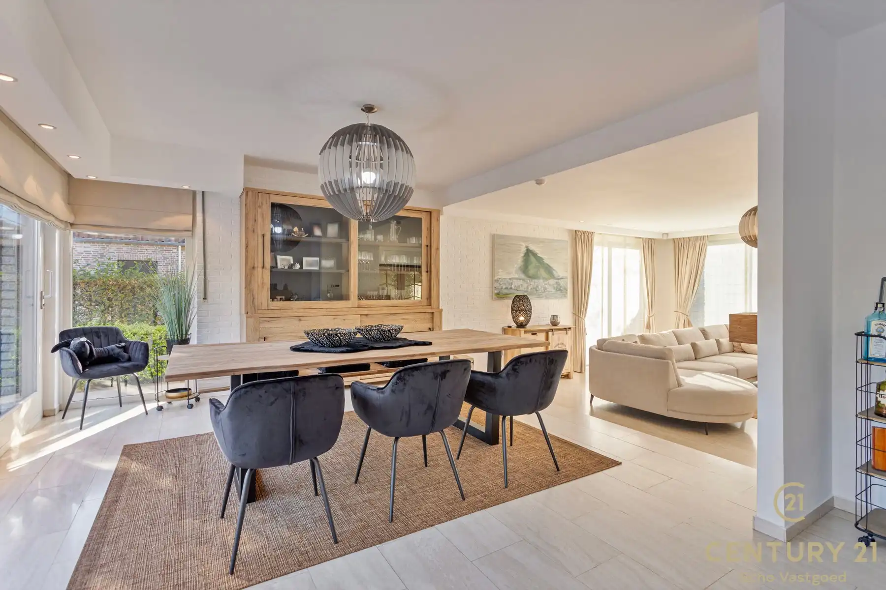 Ruime, gerenoveerde villa met fraaie tuin op ca 2420m² foto 9