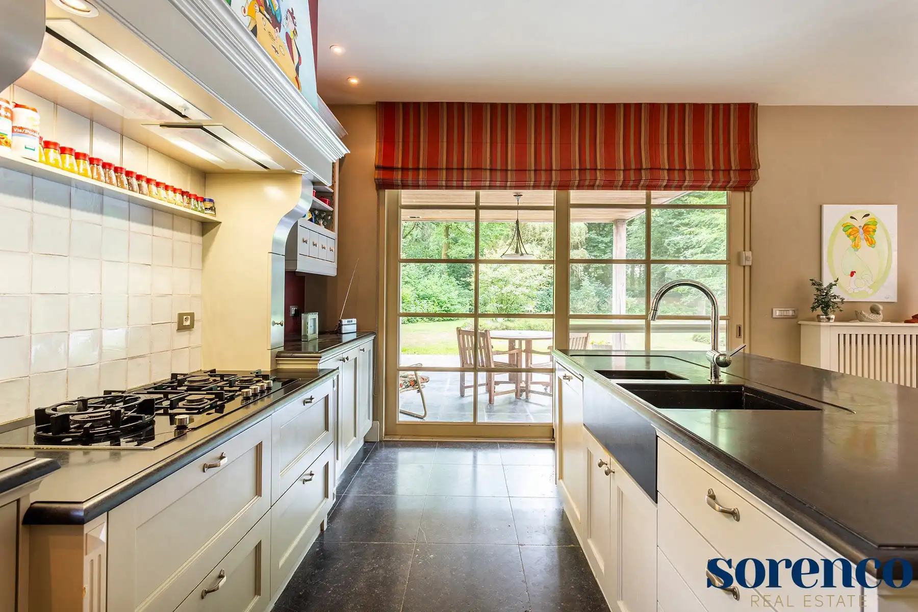 Exclusieve villa in een rustige groene wijk op een perceel van 3.676 m². foto 10