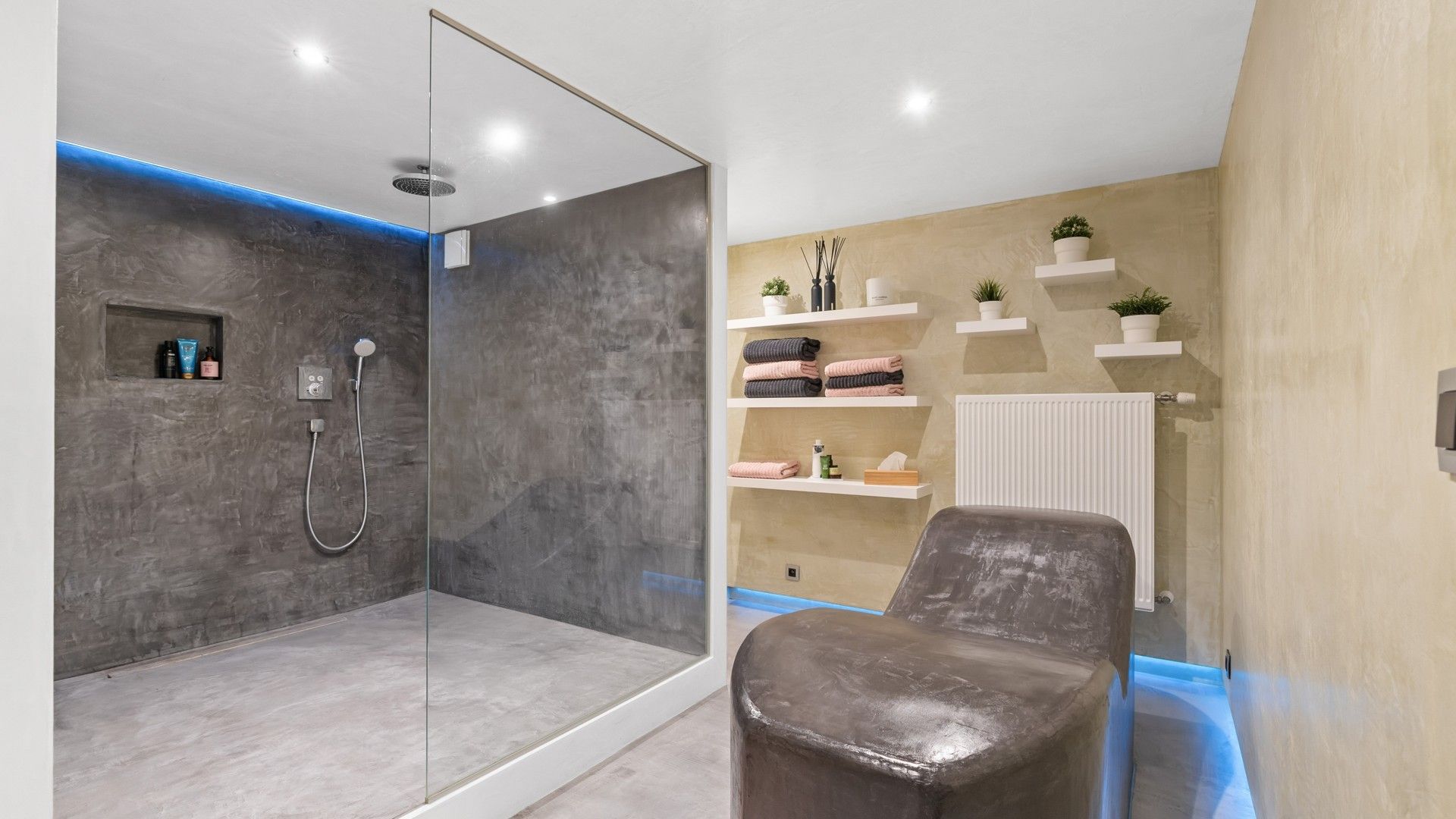 Energiezuinige woning met 4 slpkrs, zwembad en wellness in As foto 4