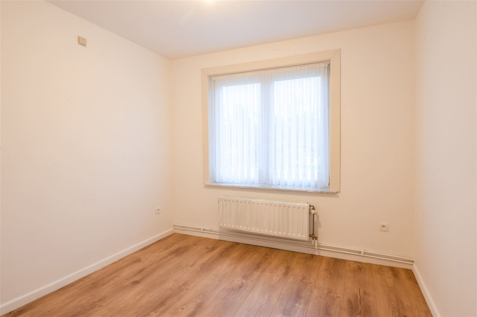 Gezellige gerenoveerde woning in een rustige wijk, met ruime tuin en garage foto 9