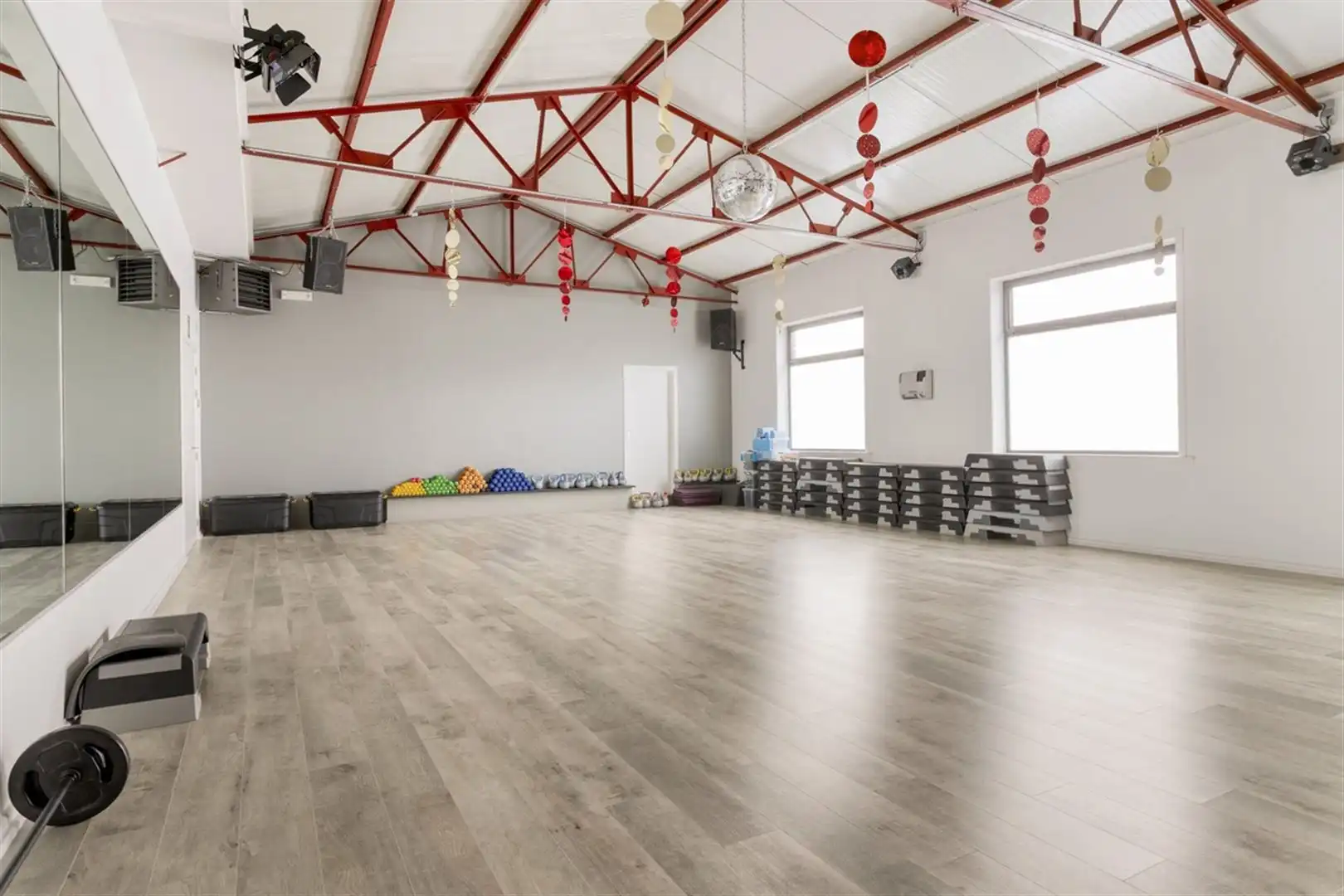 Commercieel gebouw met woonst foto 13