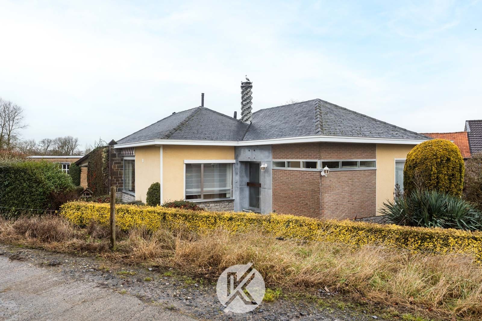 Op te frissen bungalow in landelijke omgeving foto {{pictureIndex}}