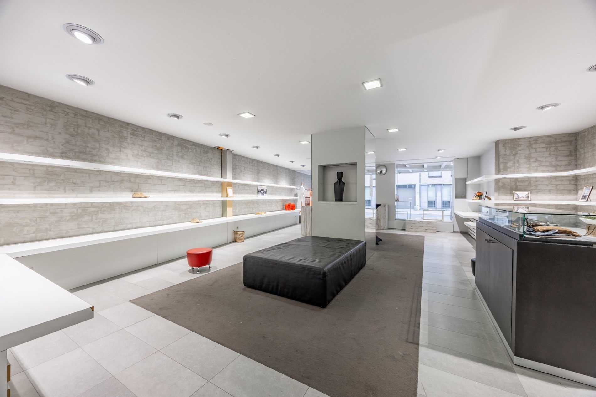 CENTRAAL GELEGEN COMMERCIEEL HANDELSPAND foto 6