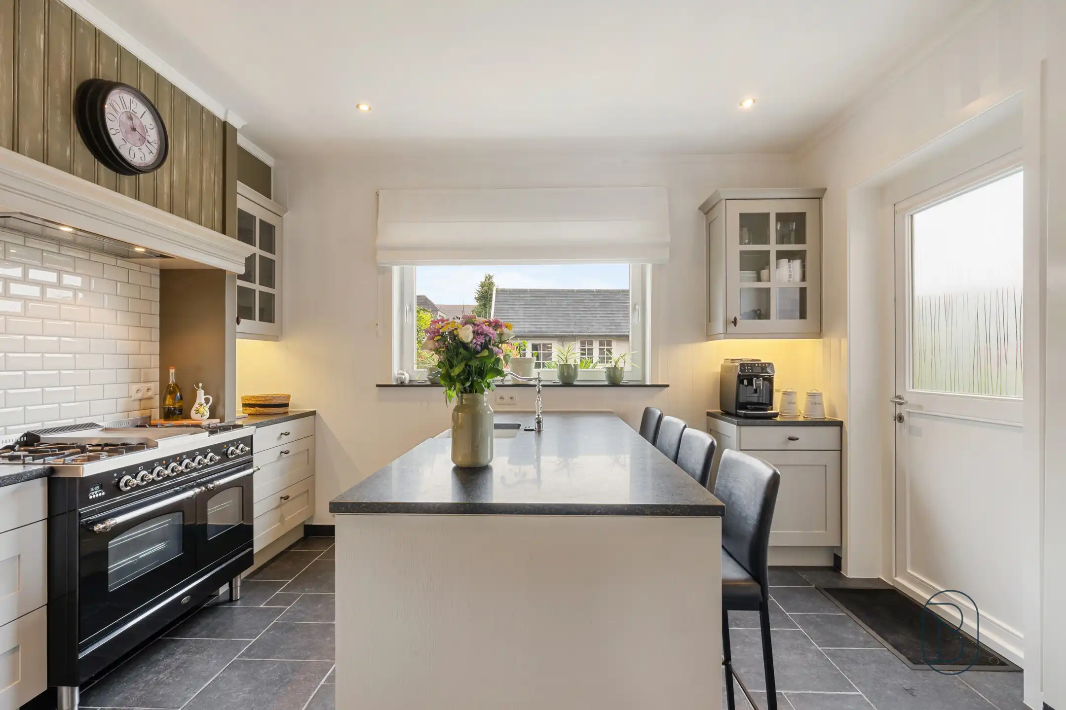 Instapklare energiezuinige woning met garage in Heule foto 4