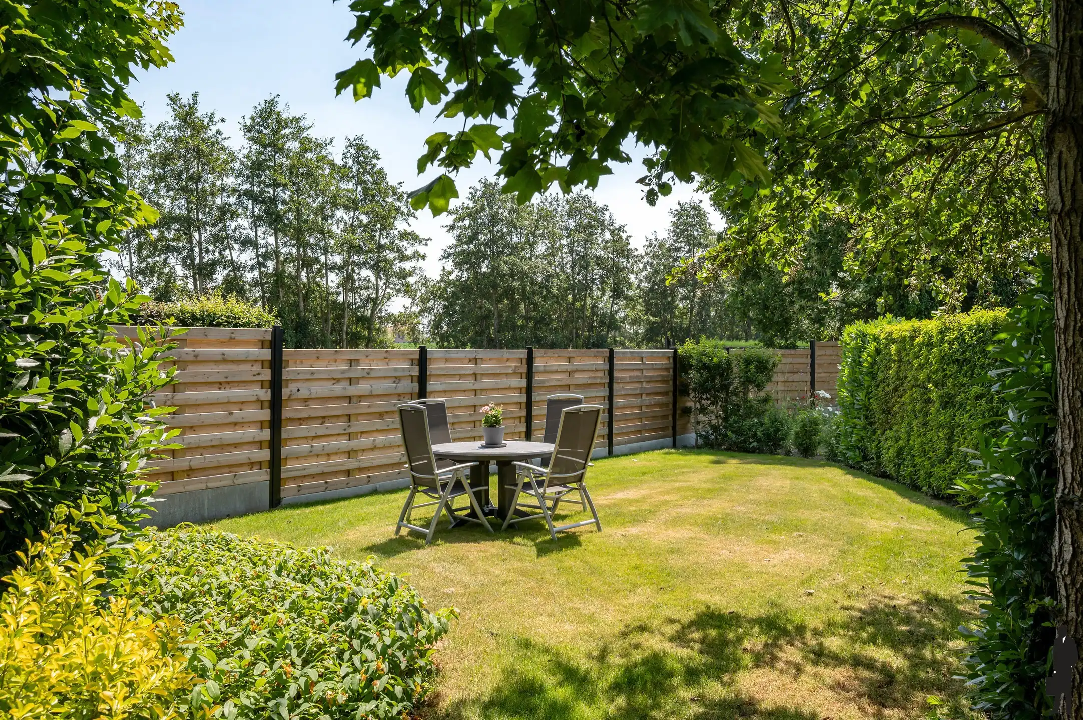 Ruime vrijstaande villa met 4 slaapkamers, inpandige garage en zuidgerichte tuin op een perceel van 2.957 m². foto 24