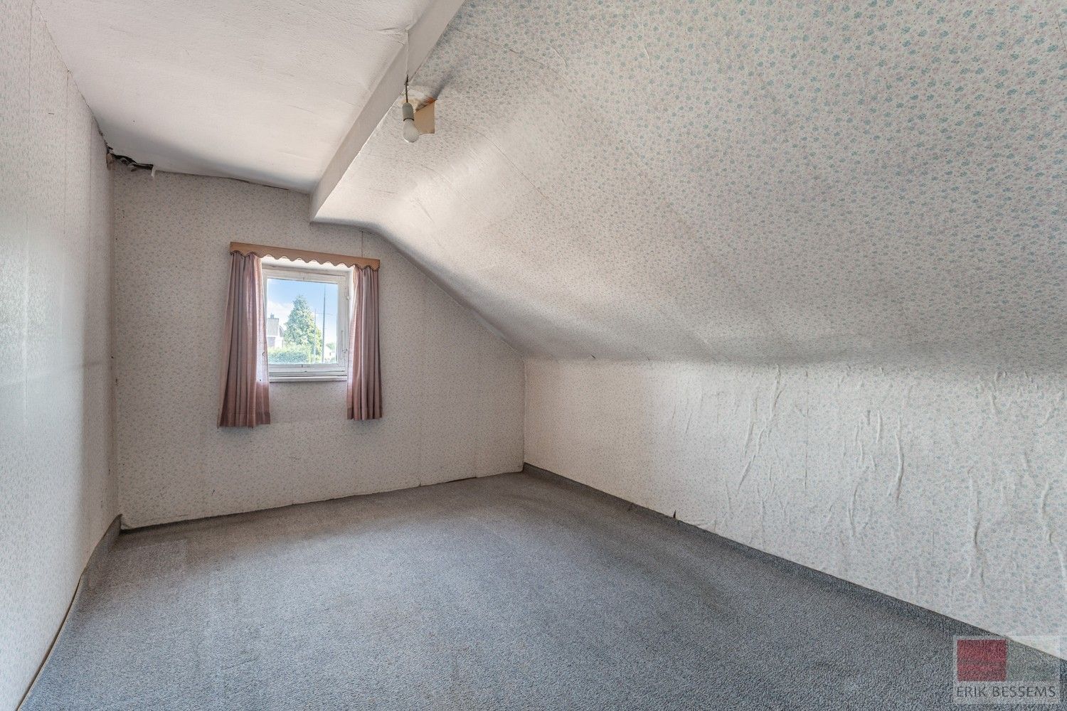 Charmante renovatiewoning met authentieke details en karaktervolle gevel. foto 21